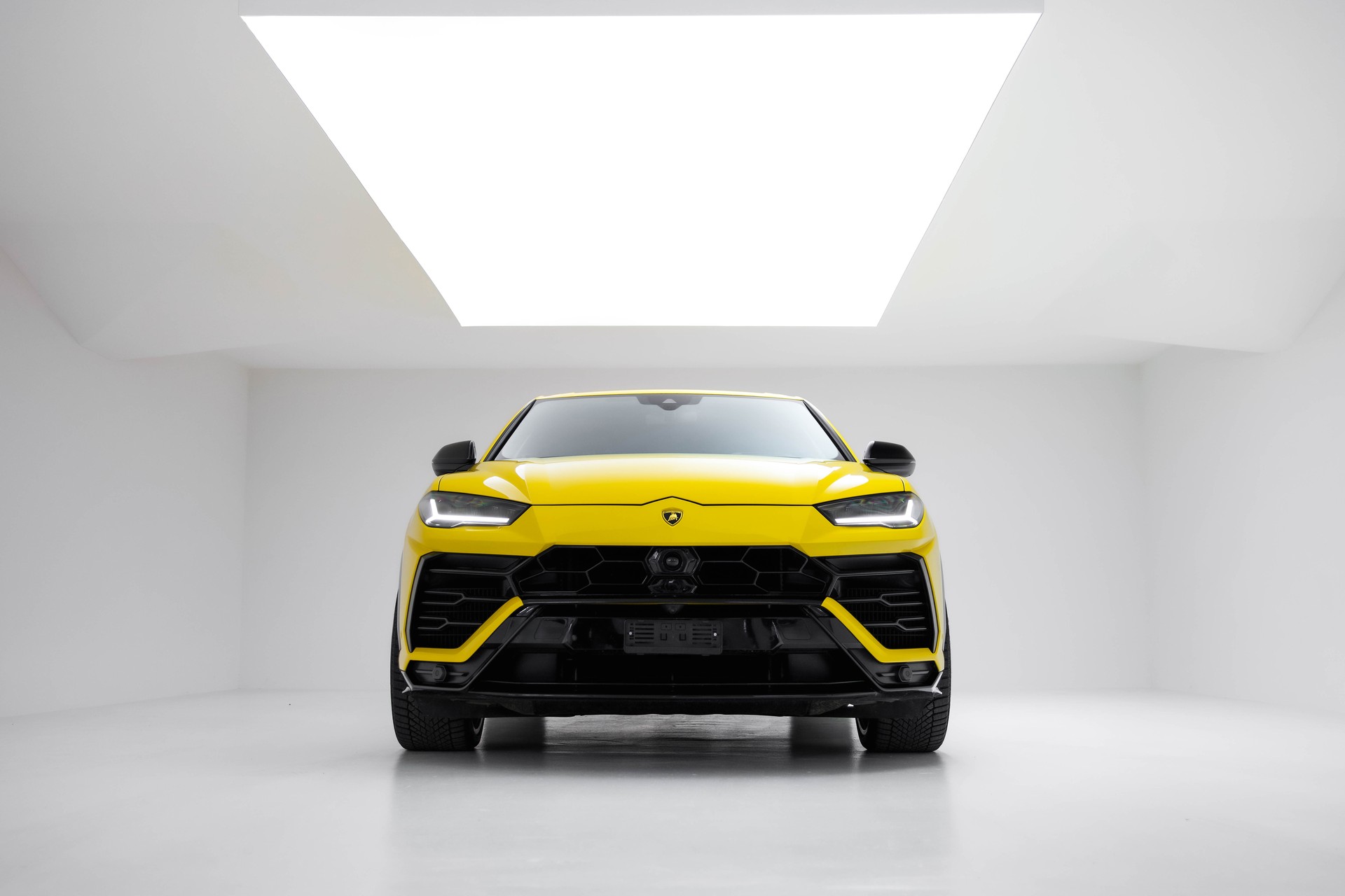 LAMBORGHINI Urus E-Gear-image-2