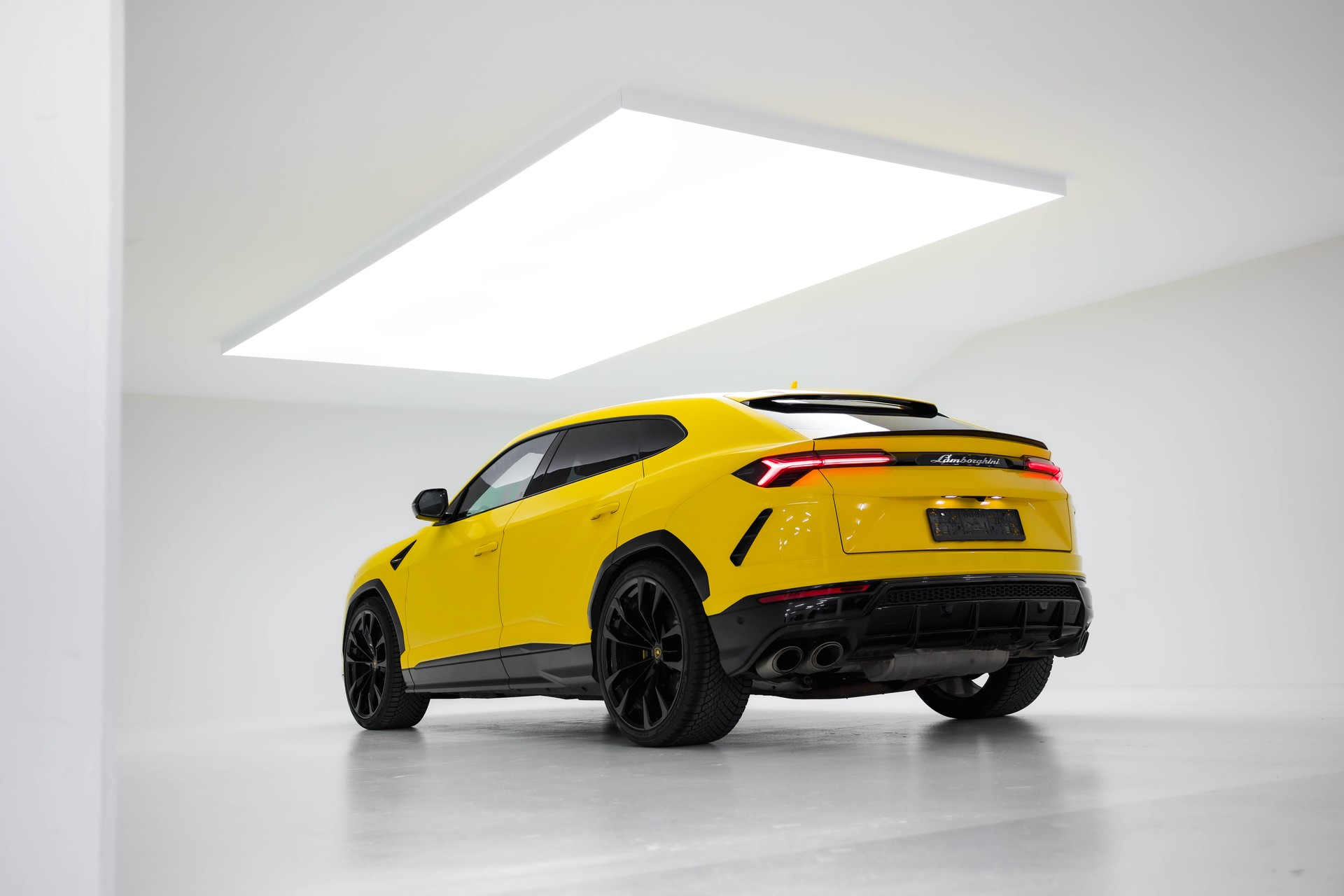 LAMBORGHINI Urus E-Gear-image-9