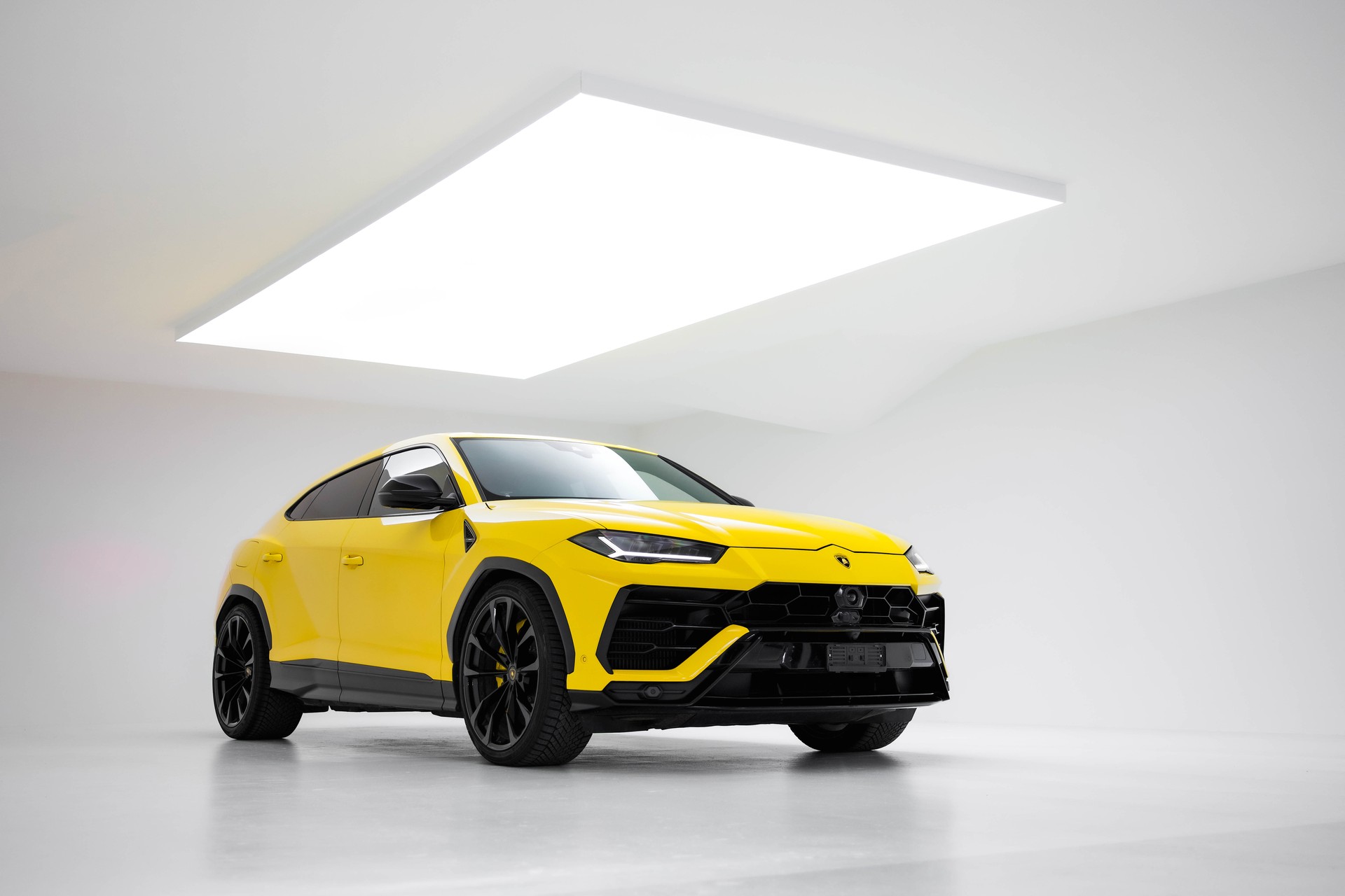 LAMBORGHINI Urus E-Gear-image-4