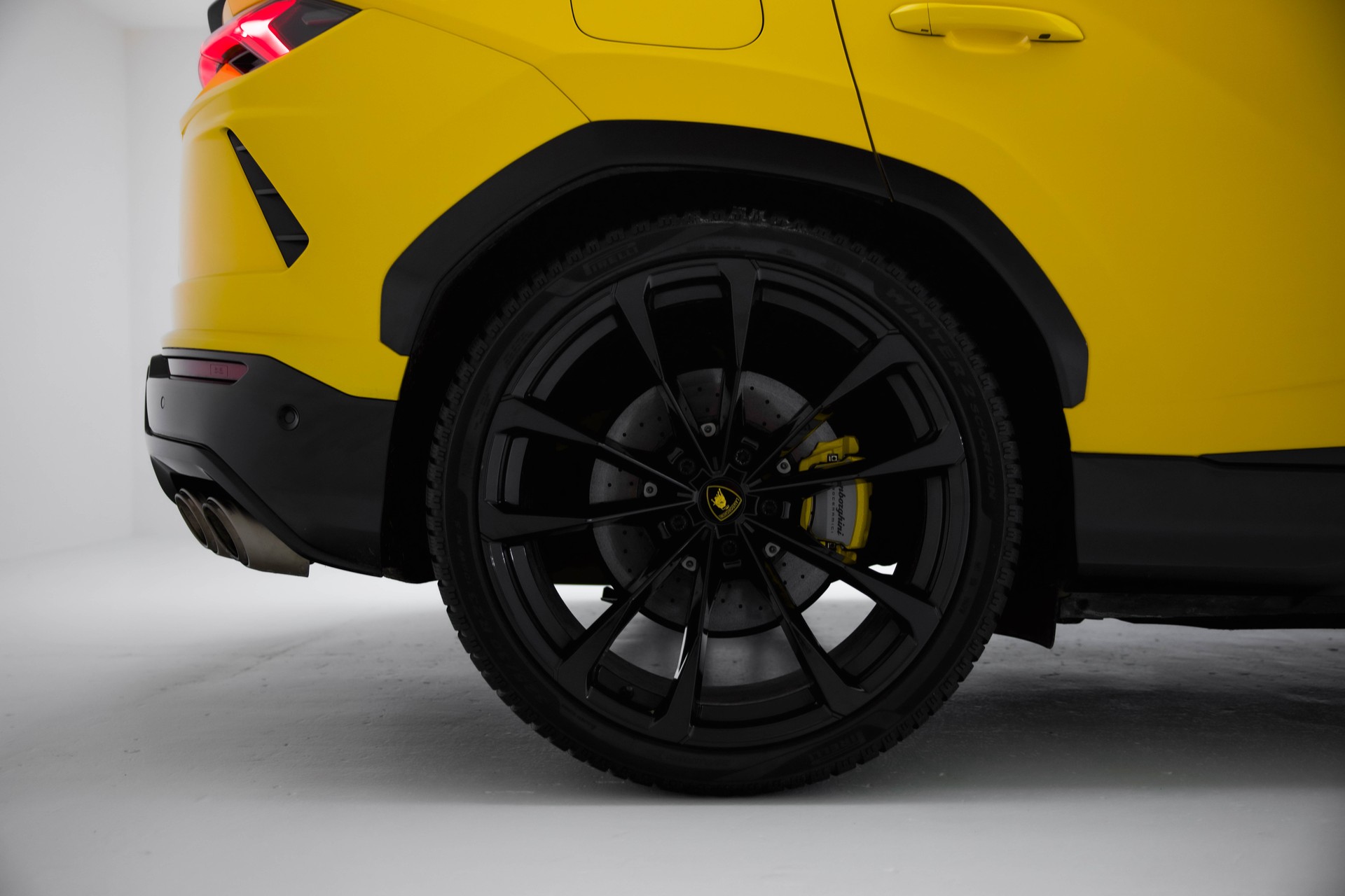LAMBORGHINI Urus E-Gear-image-15