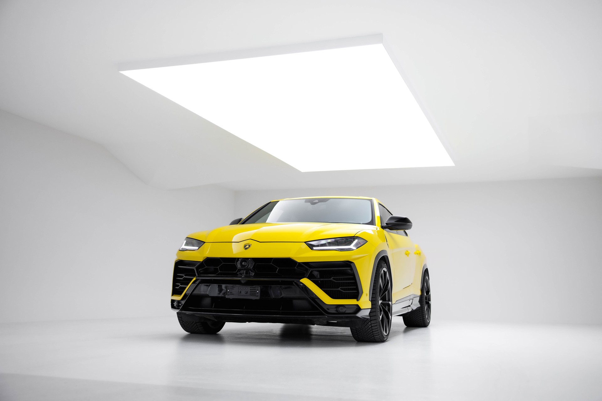 LAMBORGHINI Urus E-Gear-image-1