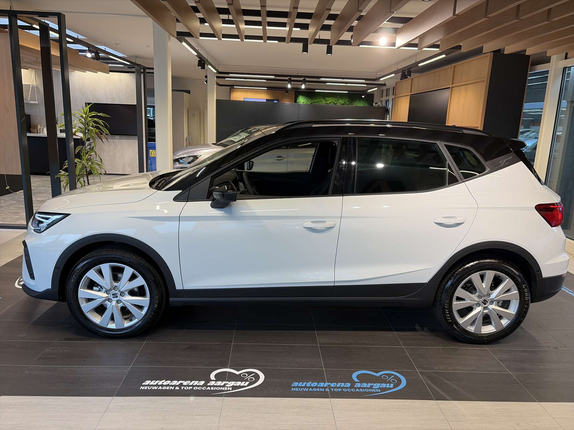 SEAT Arona 1.0 TSi Eco Style DSG-Automat-image-11