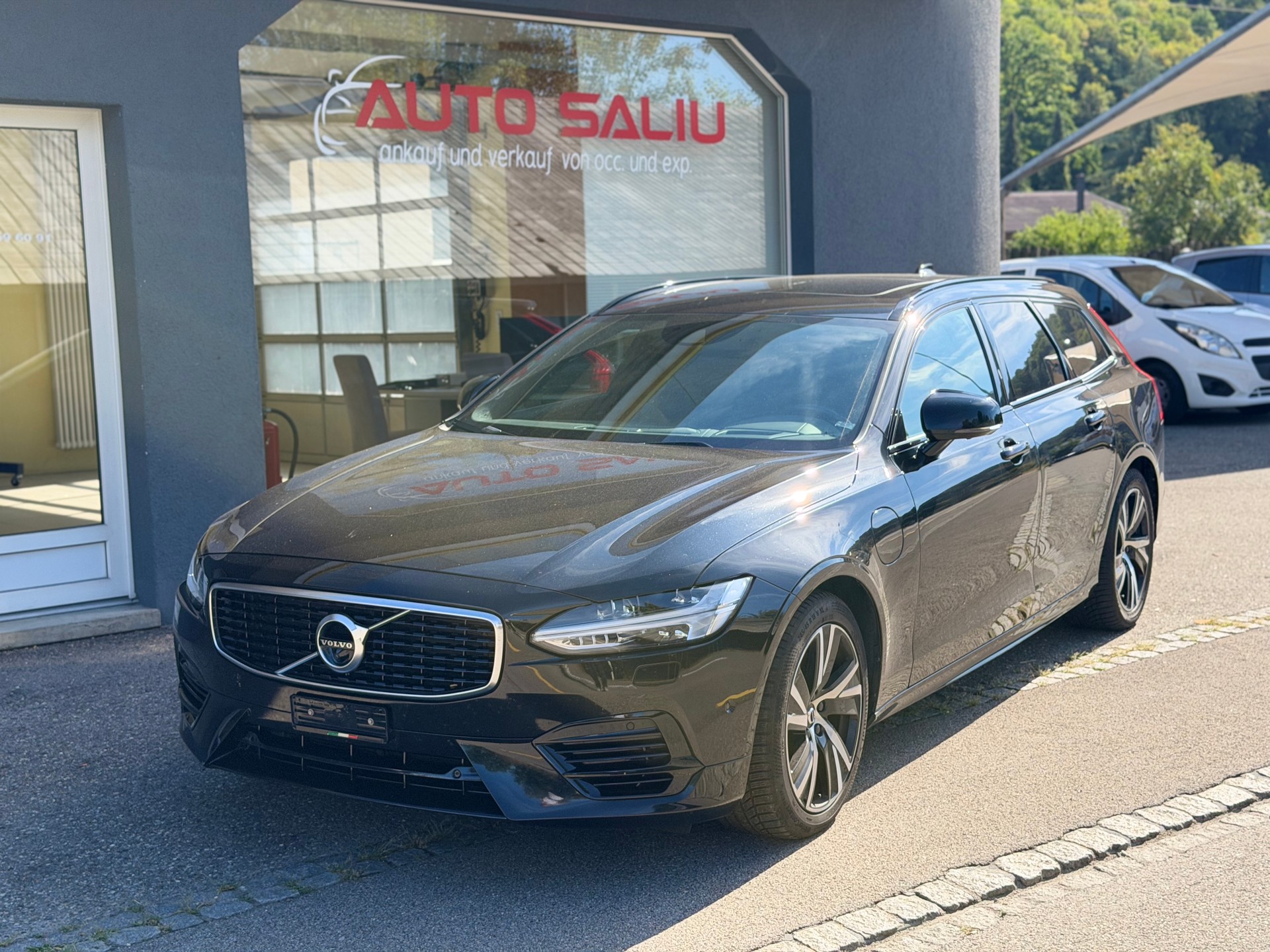 VOLVO V90 T8 eAWD Twin Engine R-Design Geartronic-image-0