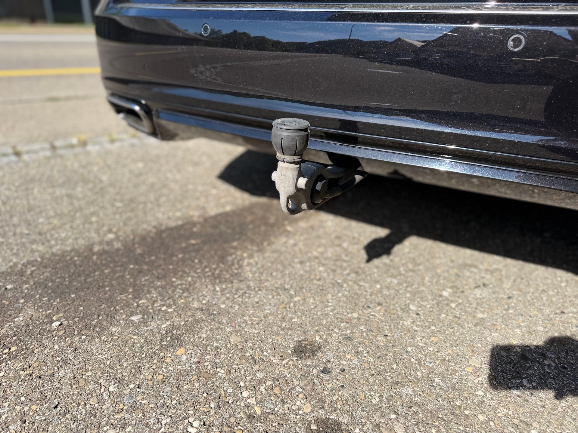 VOLVO V90 T8 eAWD Twin Engine R-Design Geartronic-image-10