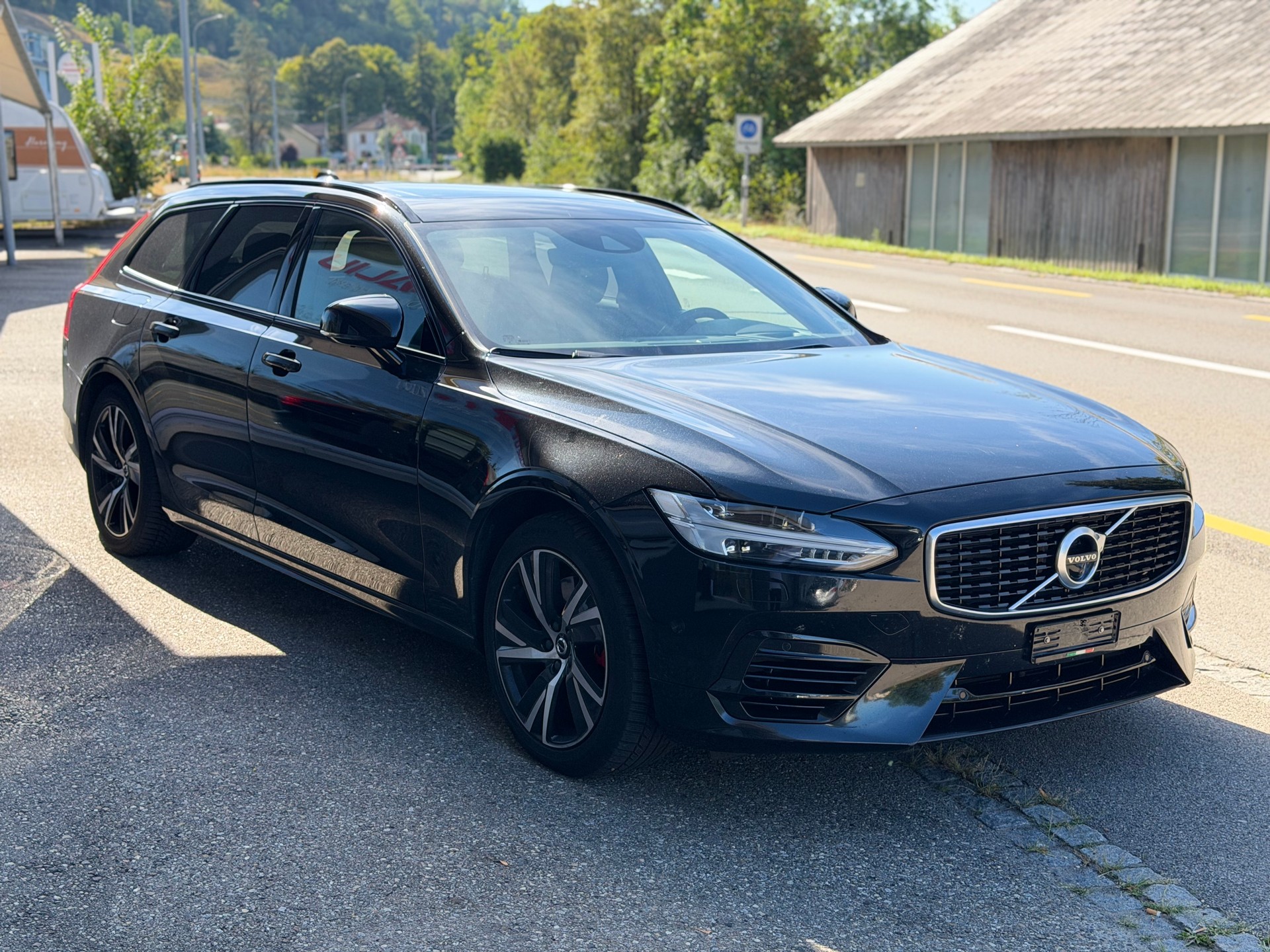 VOLVO V90 T8 eAWD Twin Engine R-Design Geartronic-image-1