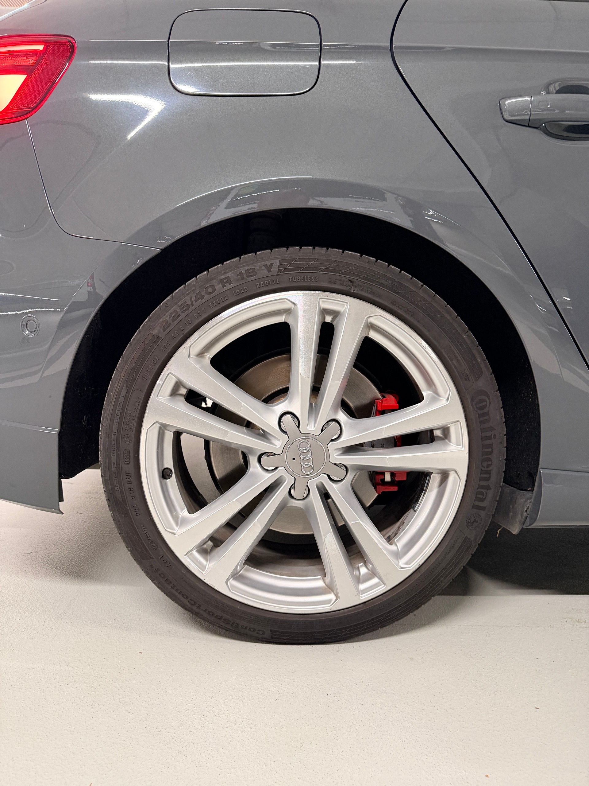 AUDI S3 Sportback 2.0 TFSI quattro S-tronic-image-26