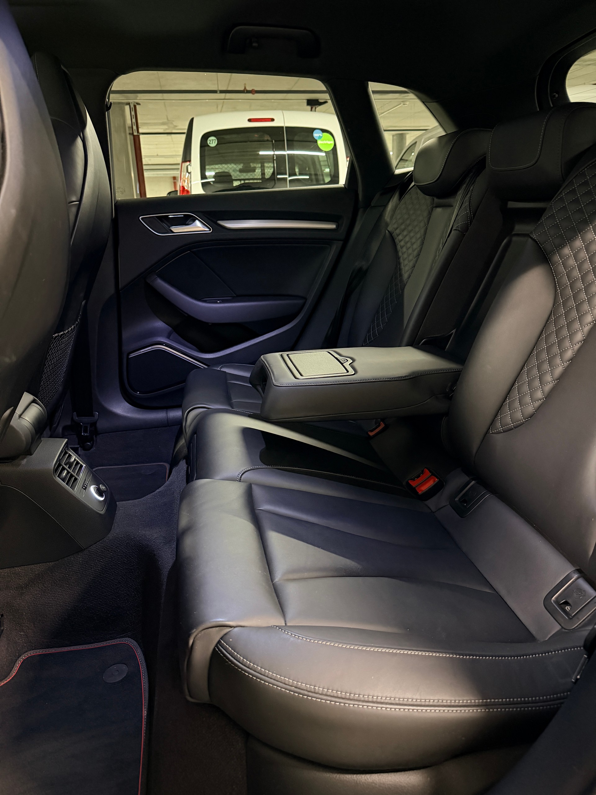 AUDI S3 Sportback 2.0 TFSI quattro S-tronic-image-16