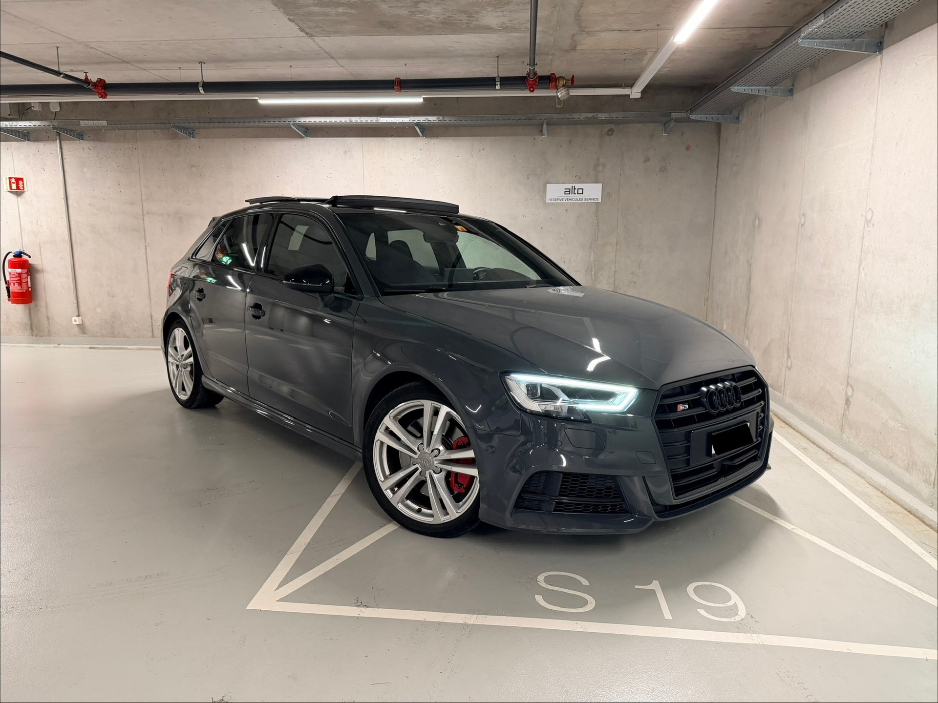 AUDI S3 Sportback 2.0 TFSI quattro S-tronic-image-6