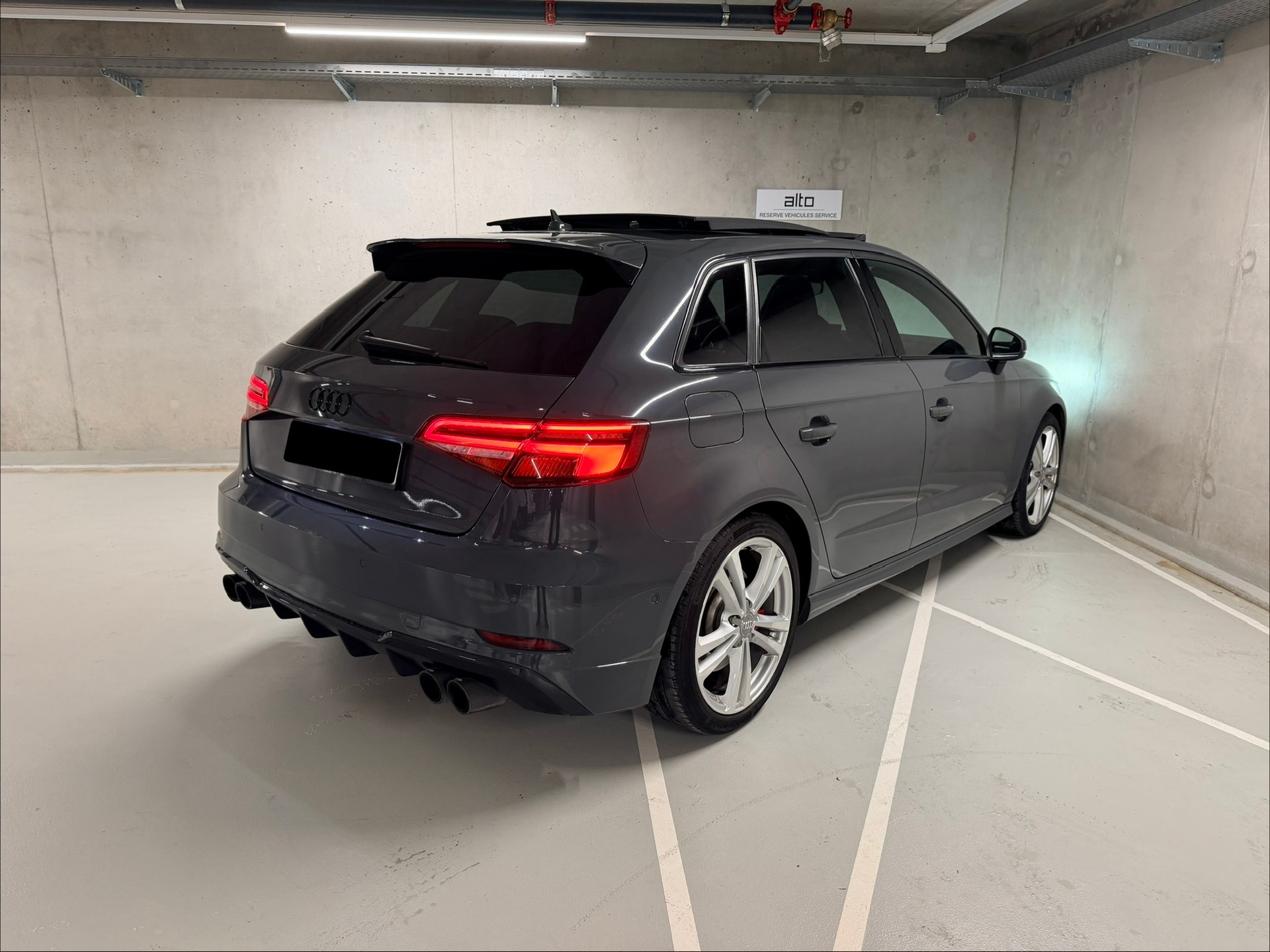 AUDI S3 Sportback 2.0 TFSI quattro S-tronic-image-4