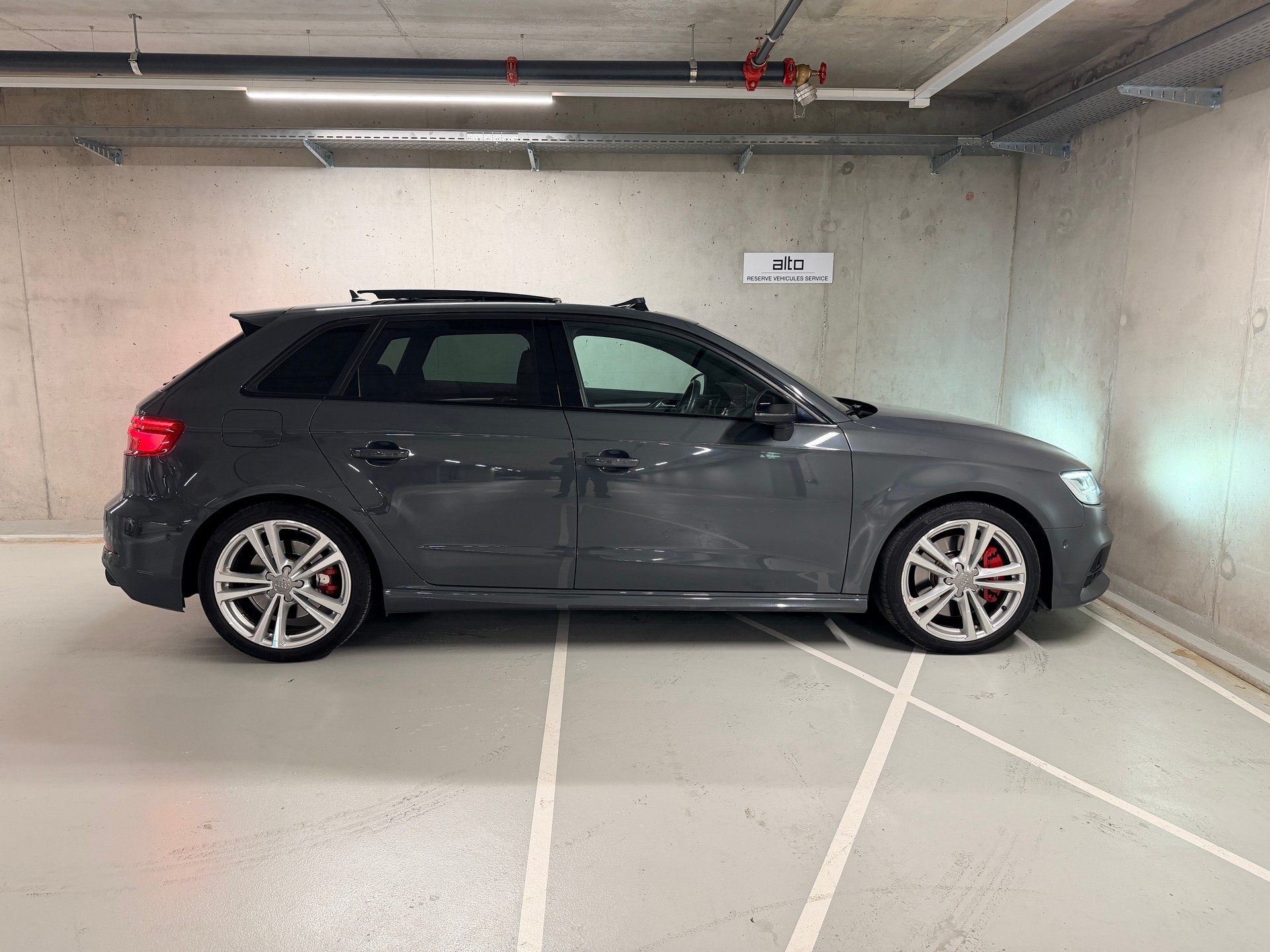AUDI S3 Sportback 2.0 TFSI quattro S-tronic-image-5