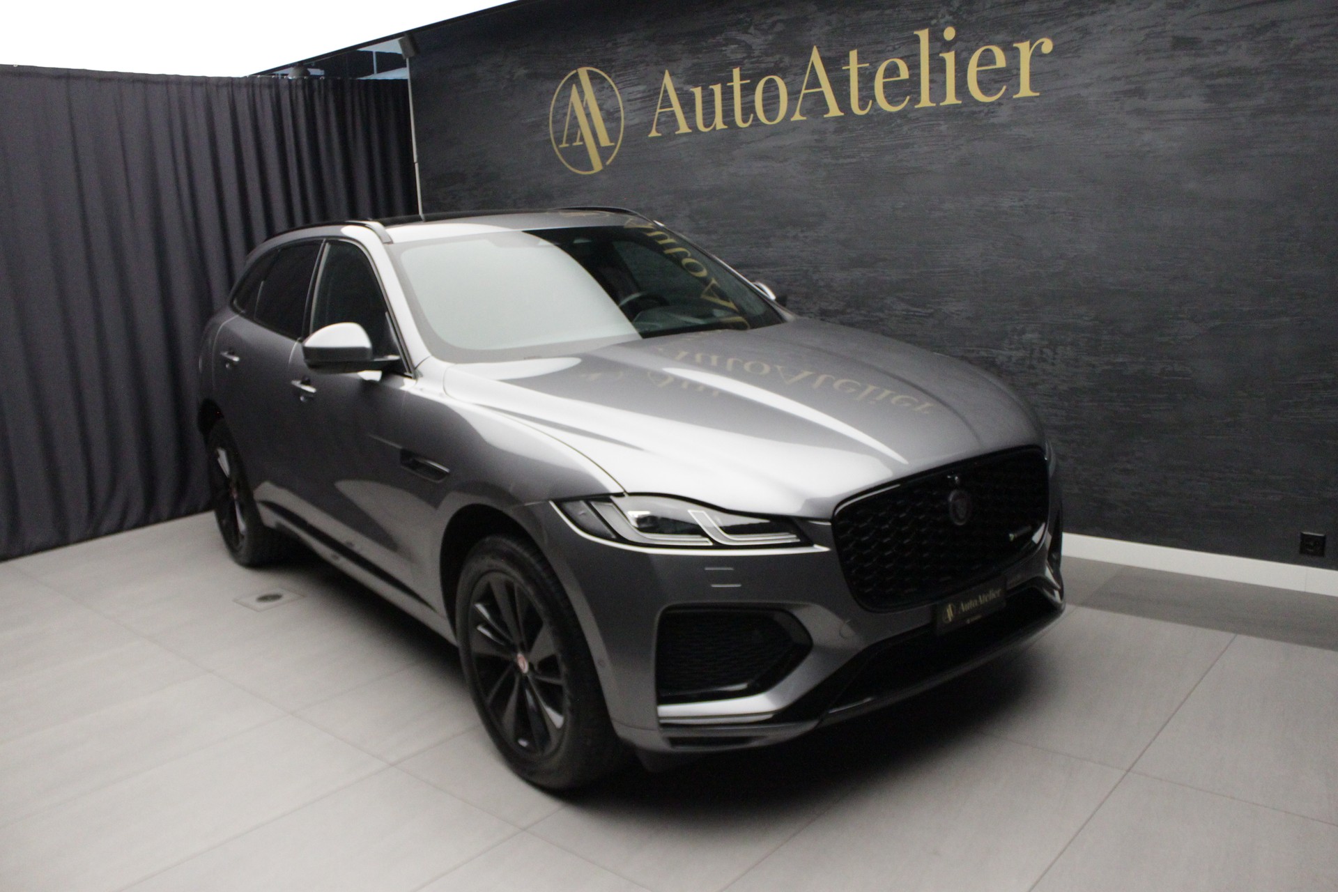 JAGUAR F-Pace 2.0 D200 R-Dynamic MHEV SE AWD-showroom-element-1