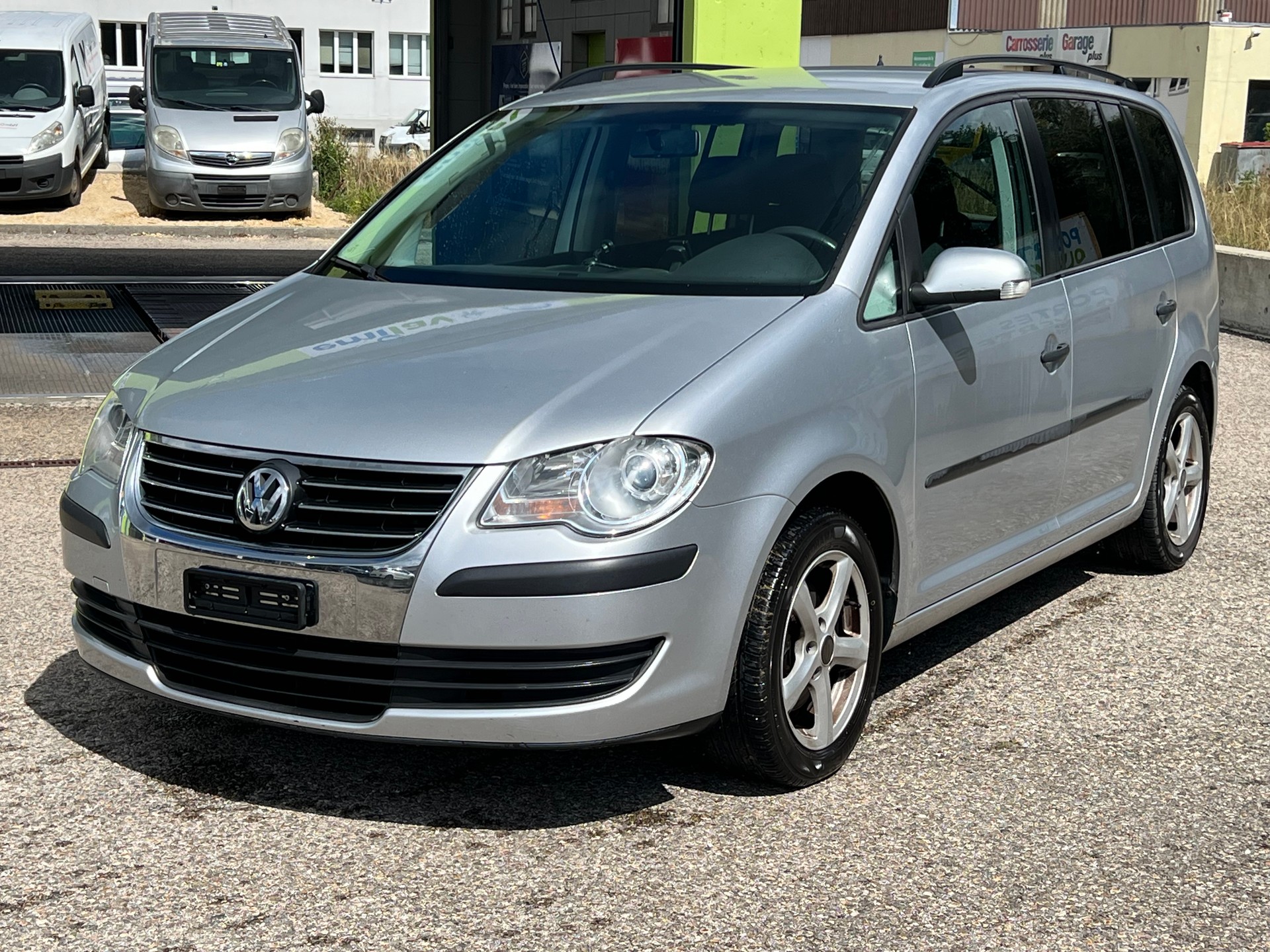 VW Touran 1.9 TDI Trendline DSG-image-0