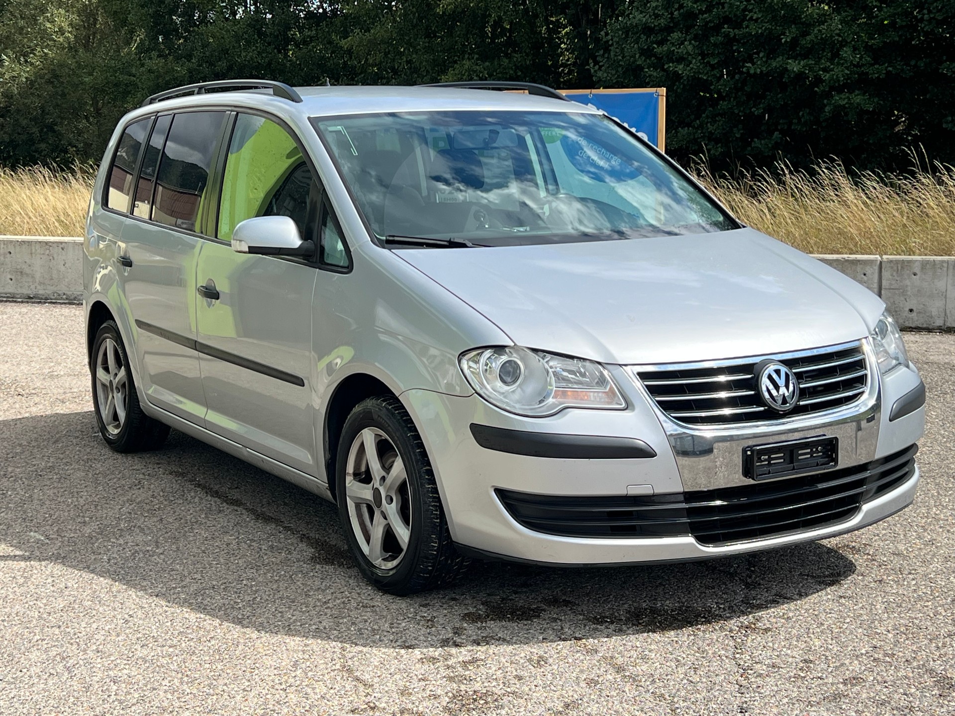 VW Touran 1.9 TDI Trendline DSG-image-2
