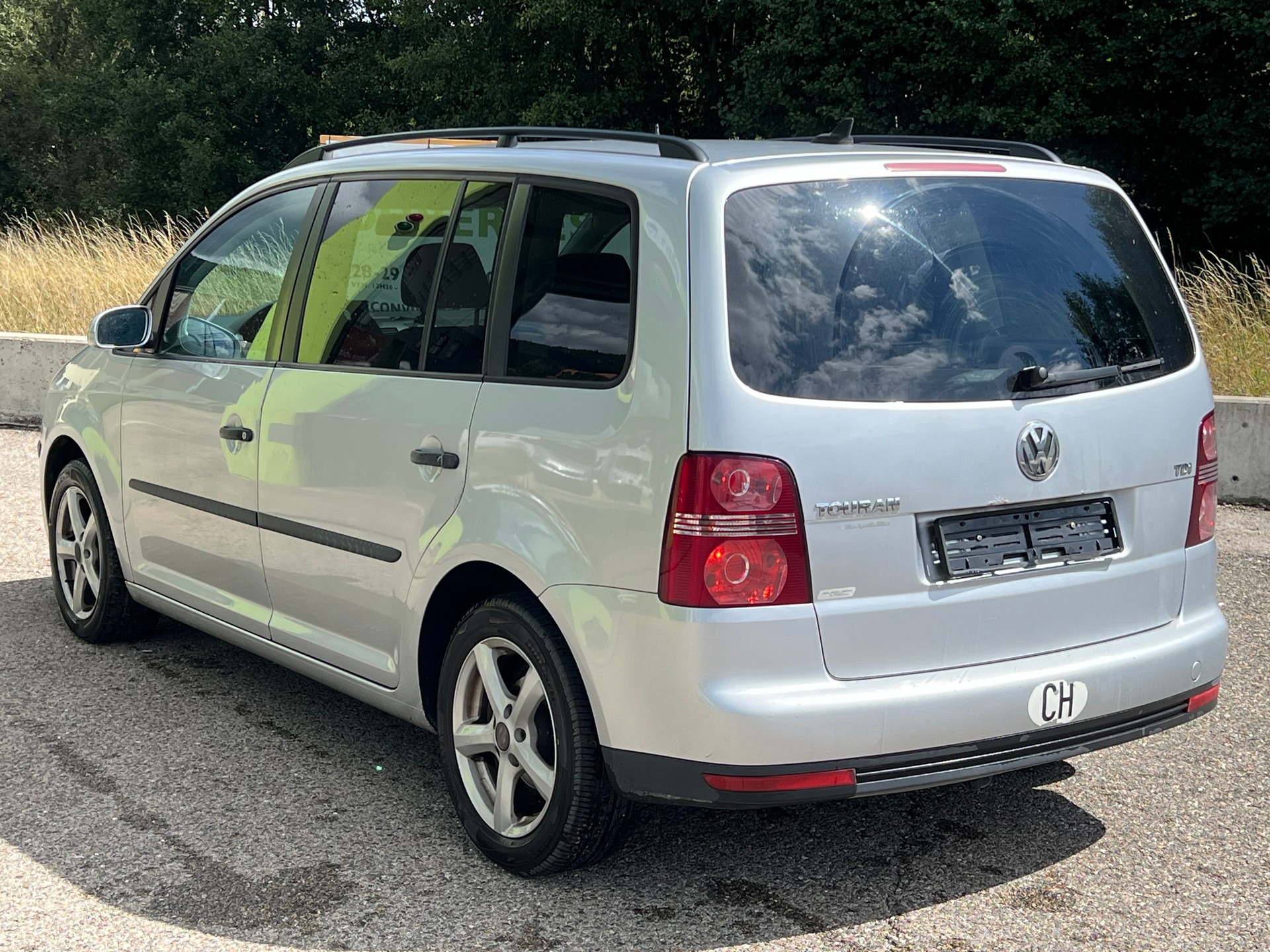 VW Touran 1.9 TDI Trendline DSG-image-3