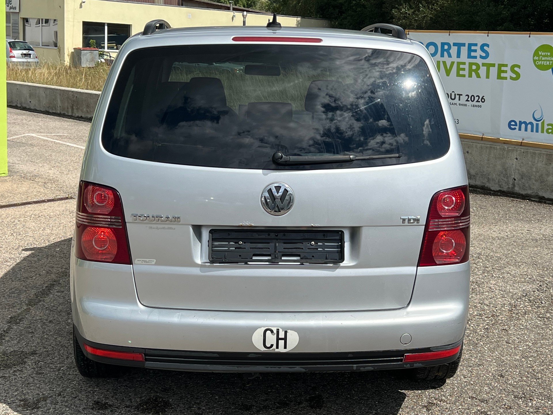 VW Touran 1.9 TDI Trendline DSG-image-4