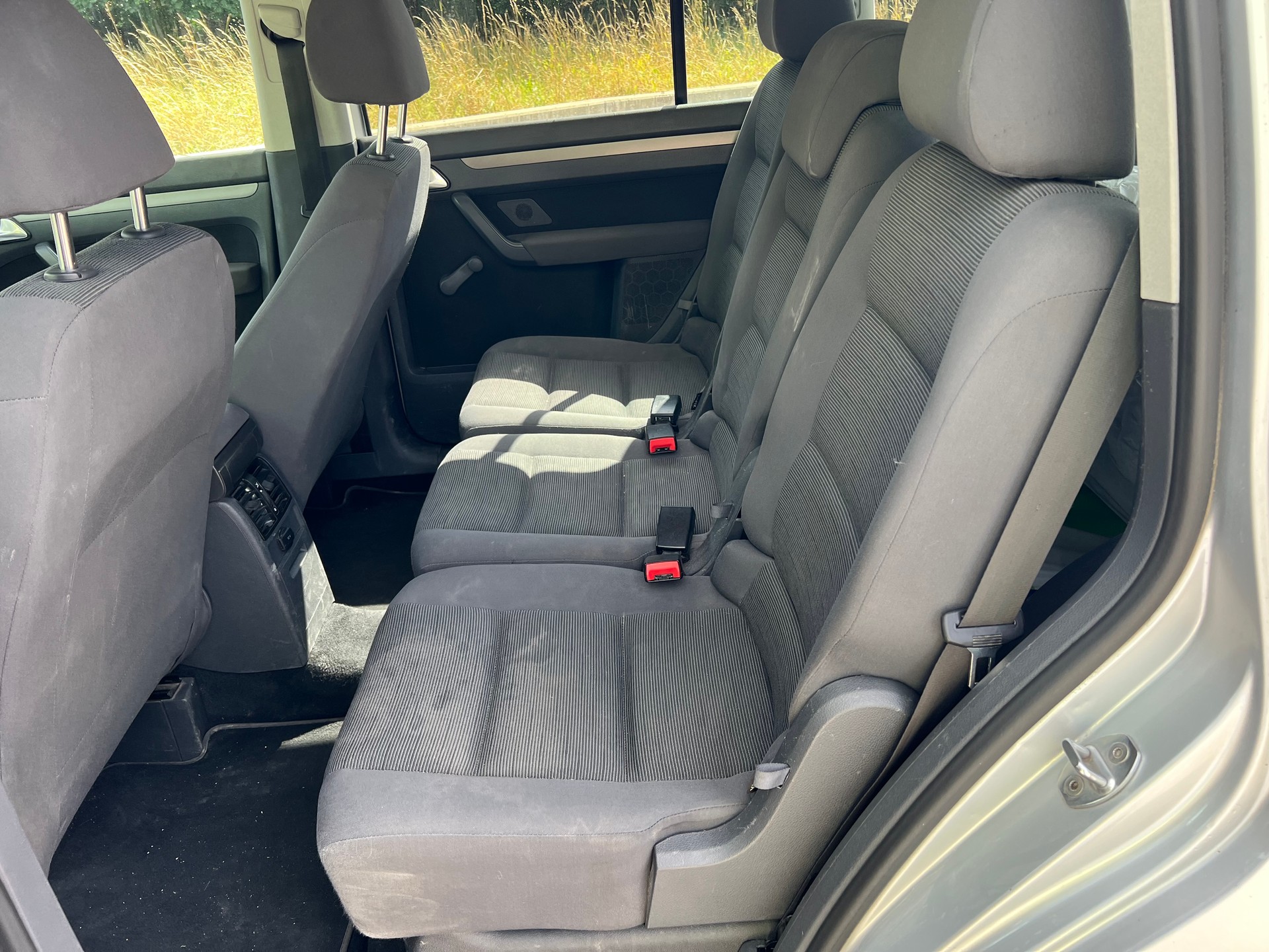 VW Touran 1.9 TDI Trendline DSG-image-8