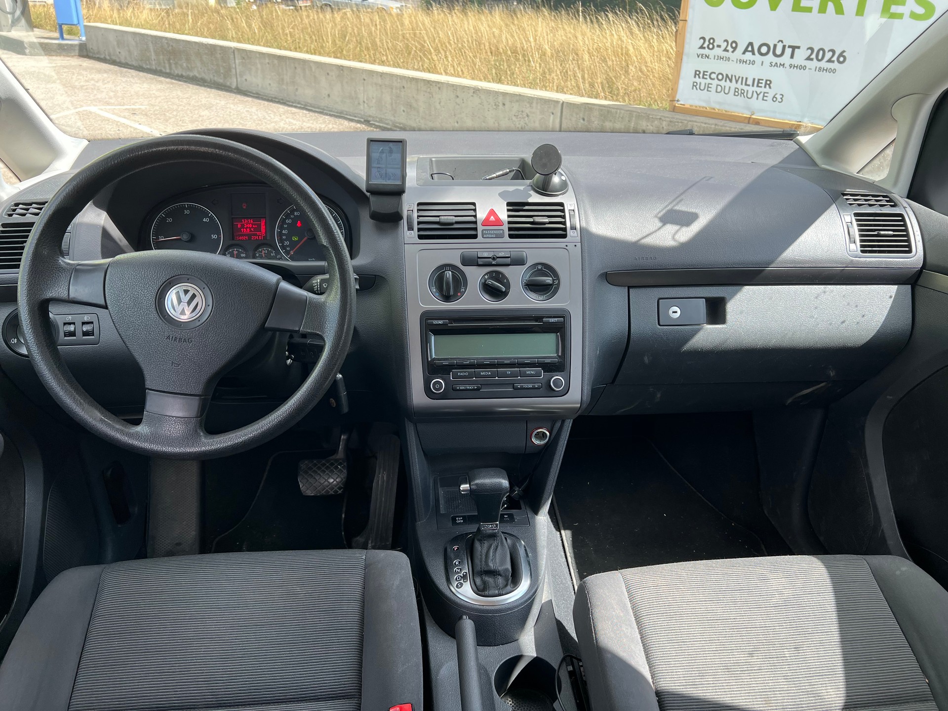 VW Touran 1.9 TDI Trendline DSG-image-6