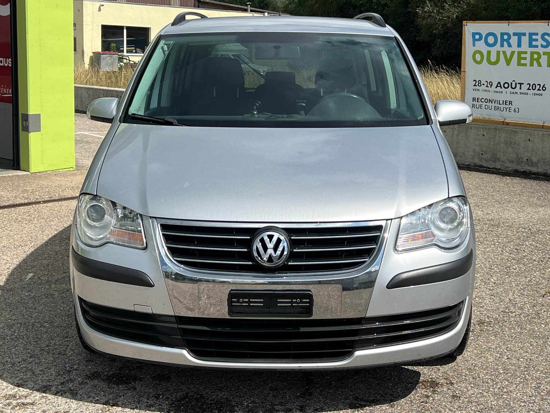 VW Touran 1.9 TDI Trendline DSG-image-1