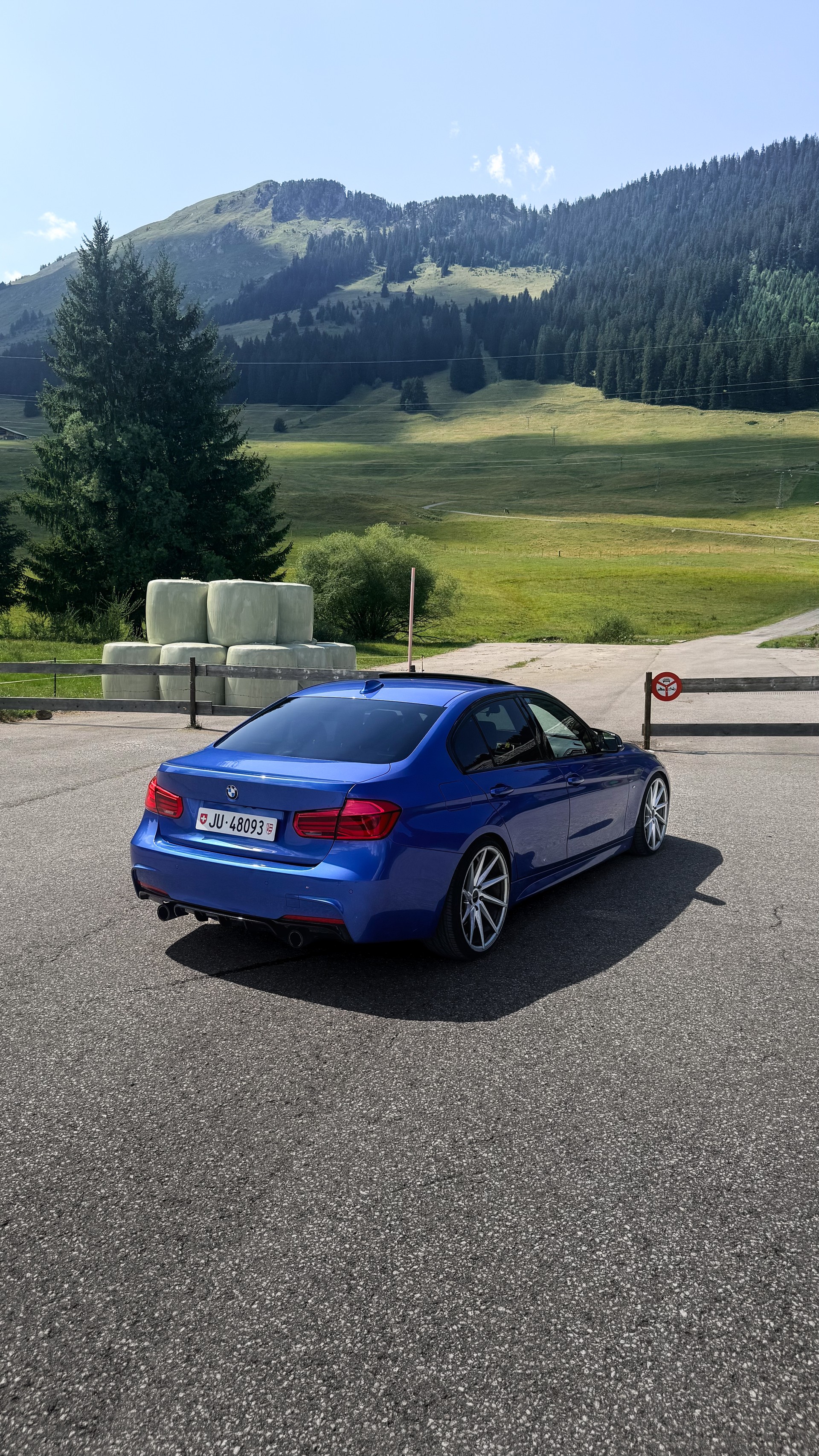 BMW 335i xDrive-image-0