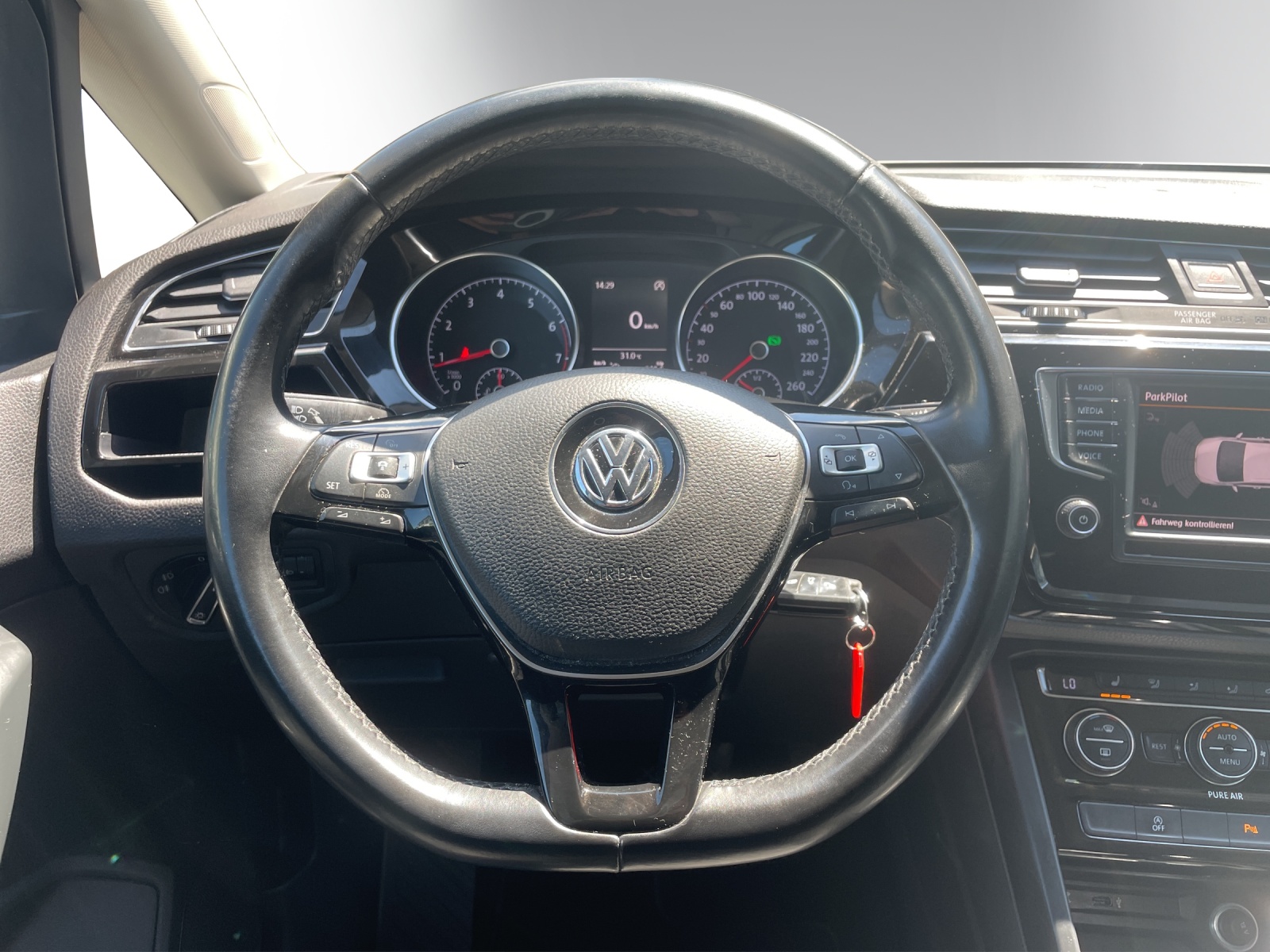 VW Passat Variant 2.0 TDI BMT High. DSG 4Motion-image-10