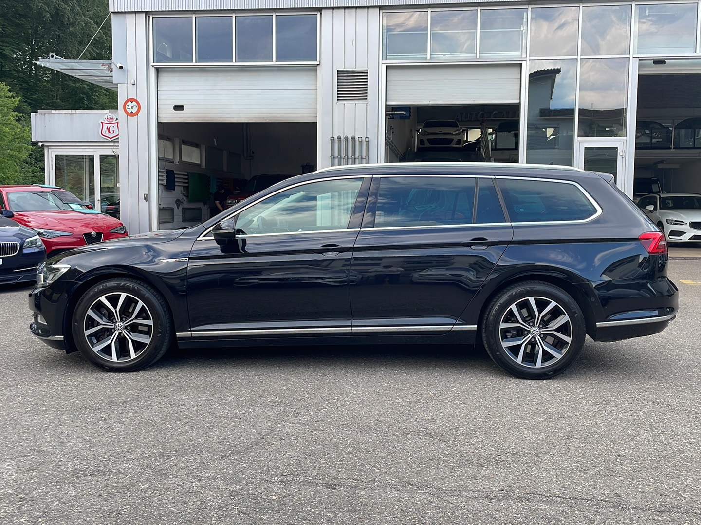 VW Passat Variant 2.0 TDI BMT High. DSG 4Motion-image-1
