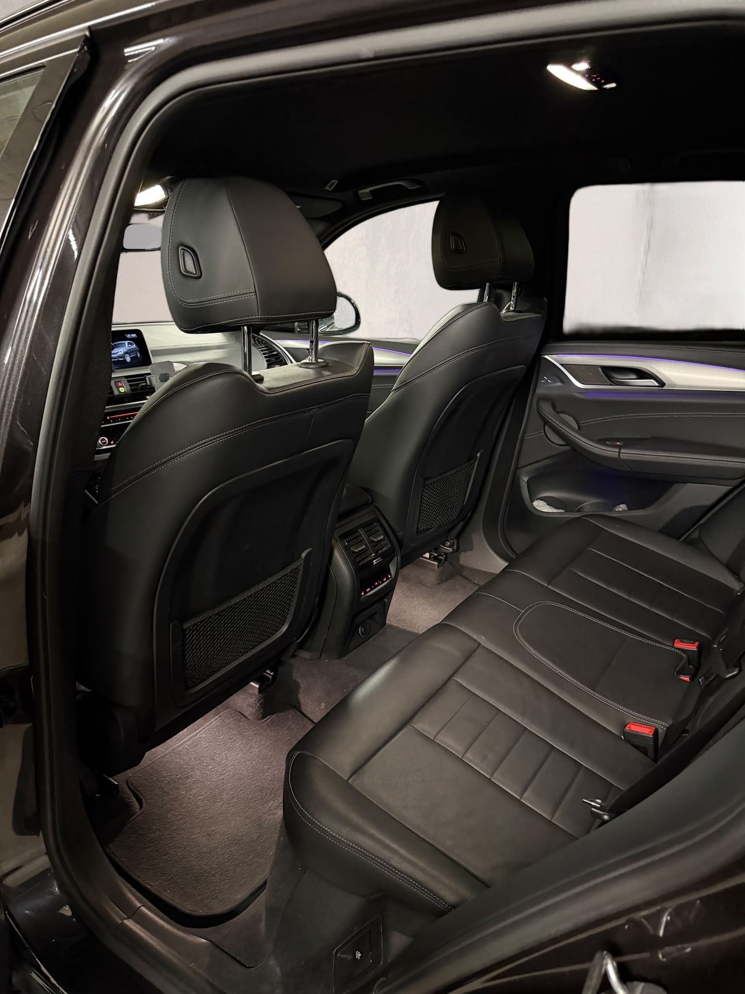 BMW X3 xDrive 20d Individual M Sport Steptronic-image-13