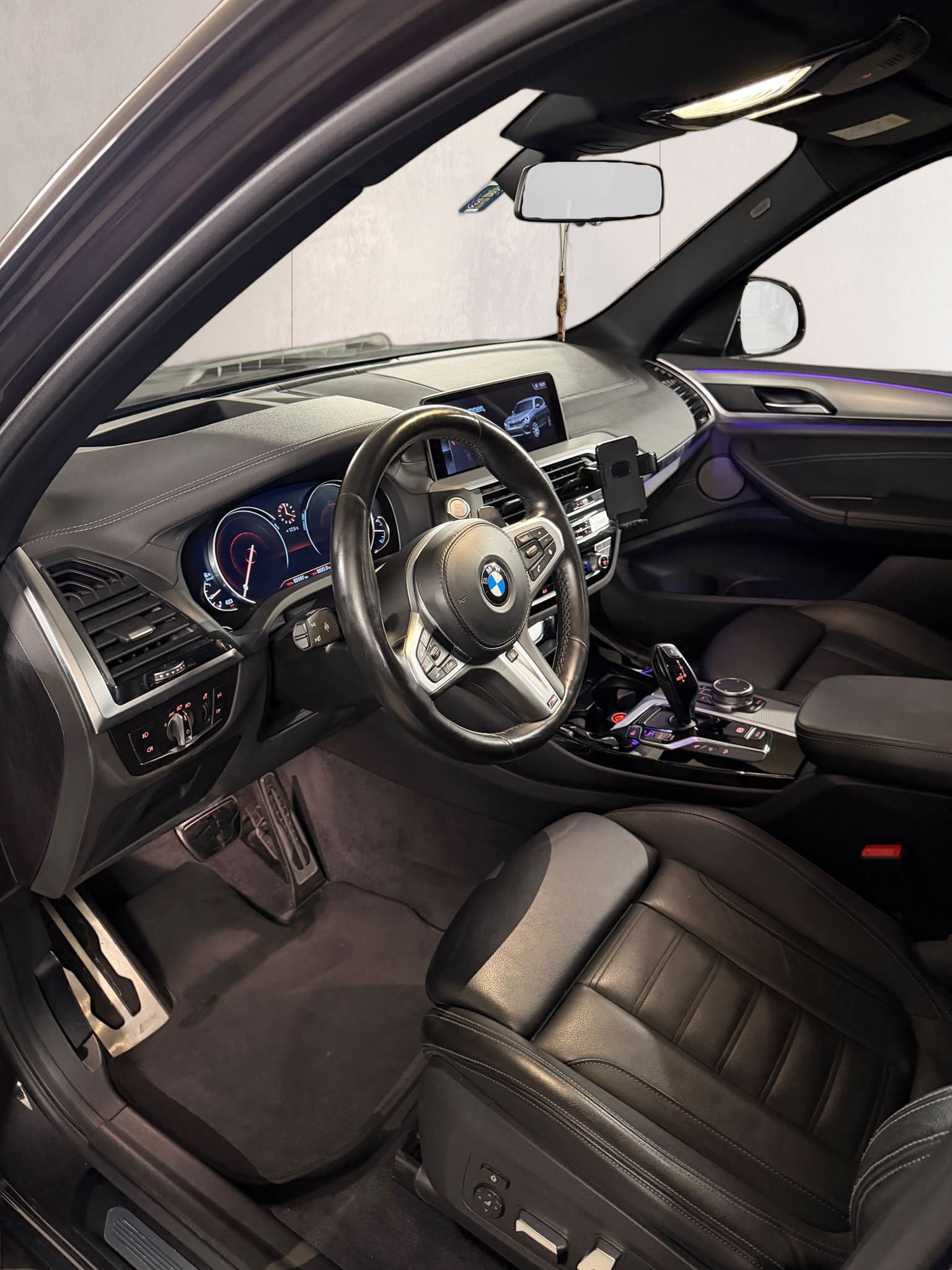 BMW X3 xDrive 20d Individual M Sport Steptronic-image-12