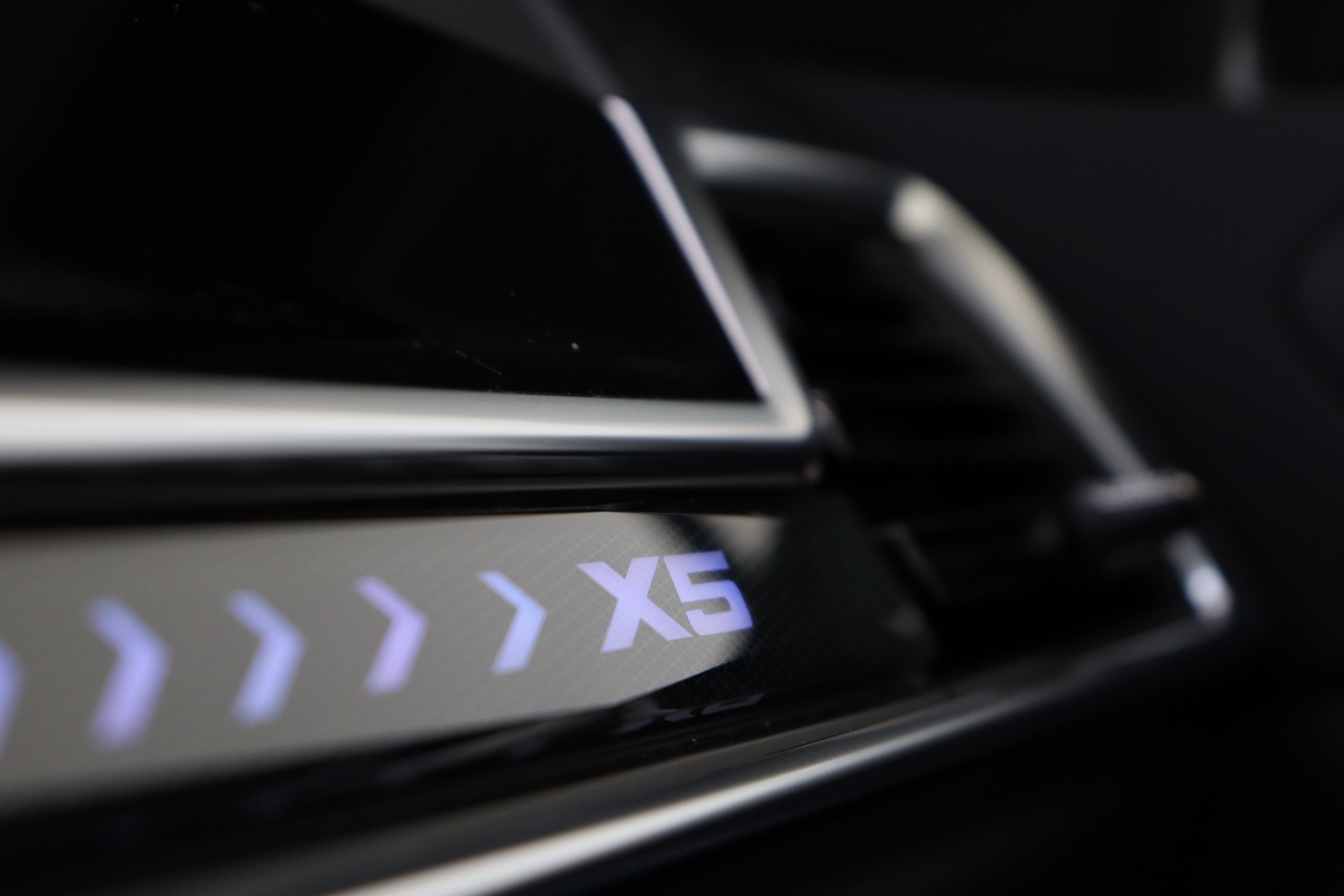 BMW X5 xDrive 48V 40d M Sport Steptronic-image-17