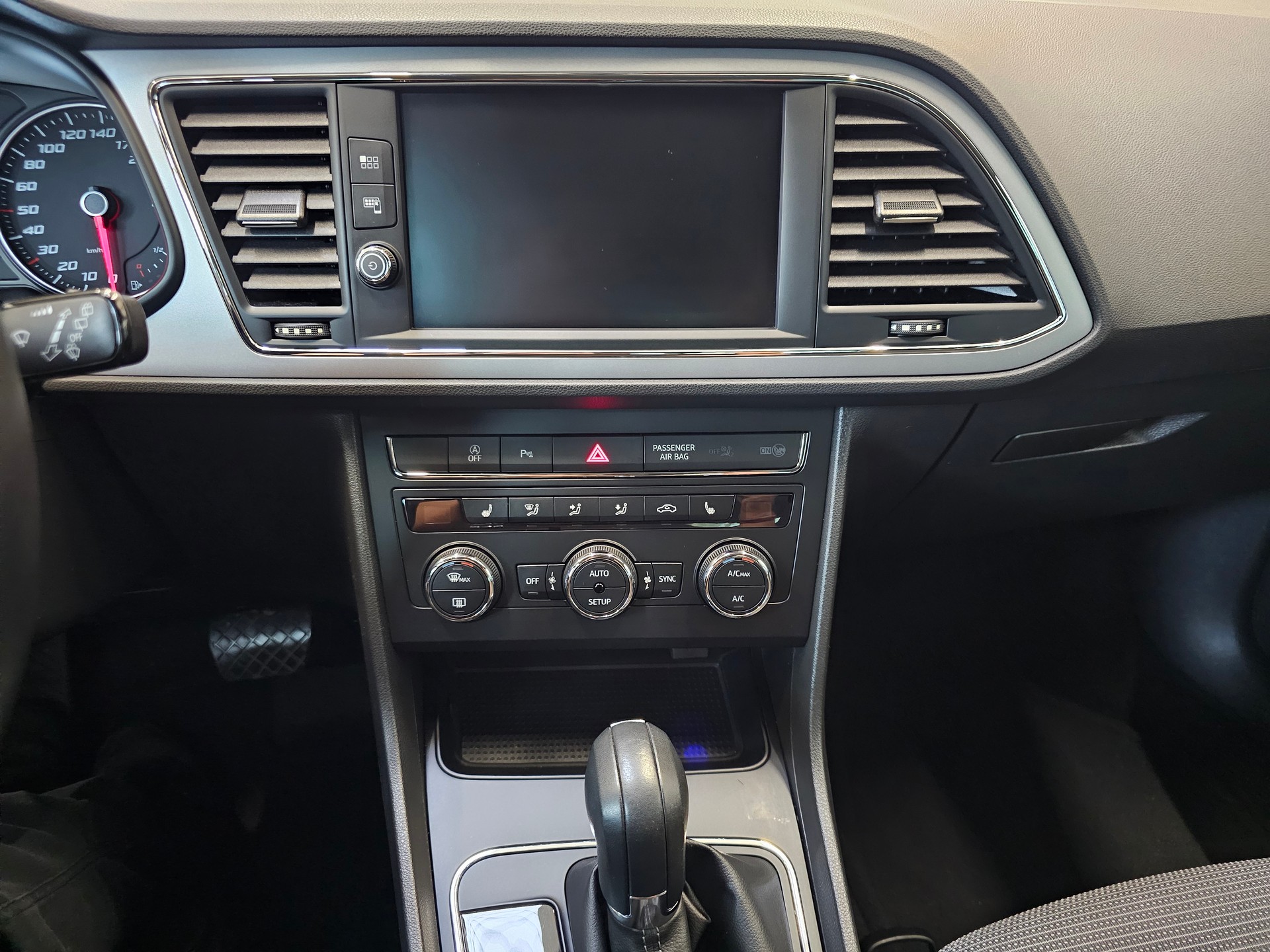 SEAT Leon ST 1.0 Ecomotive TSI Style DSG-image-15
