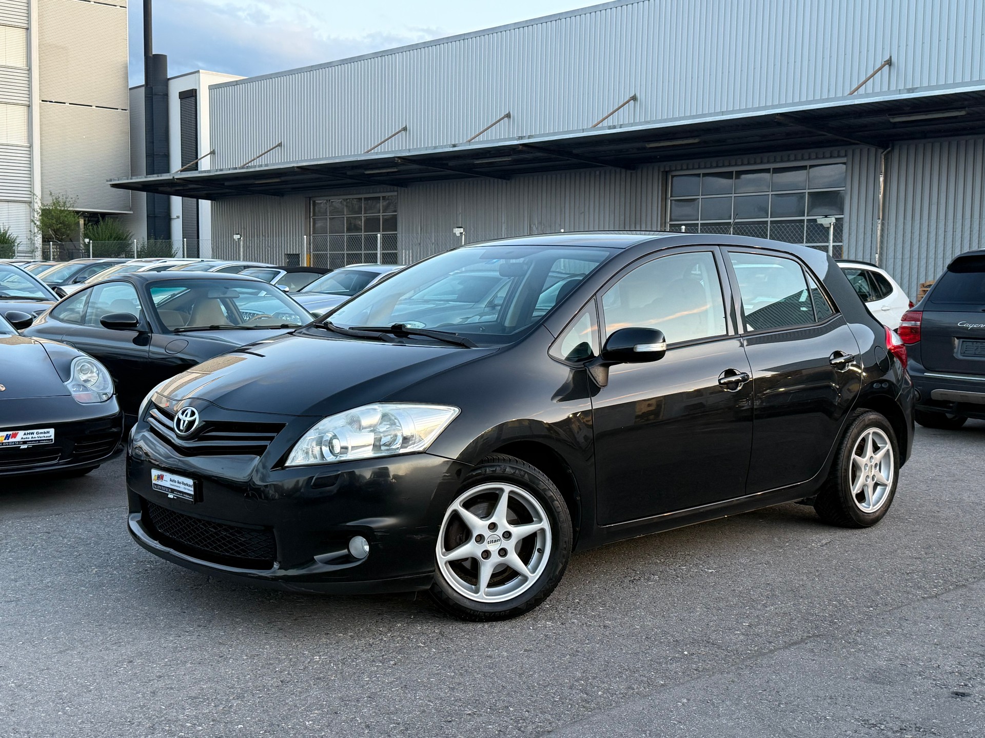 TOYOTA Auris 1.33 Linea Luna / Frisch ab MFK & Service / Sitzheizung / Klimaanlage / Facelift-image-0