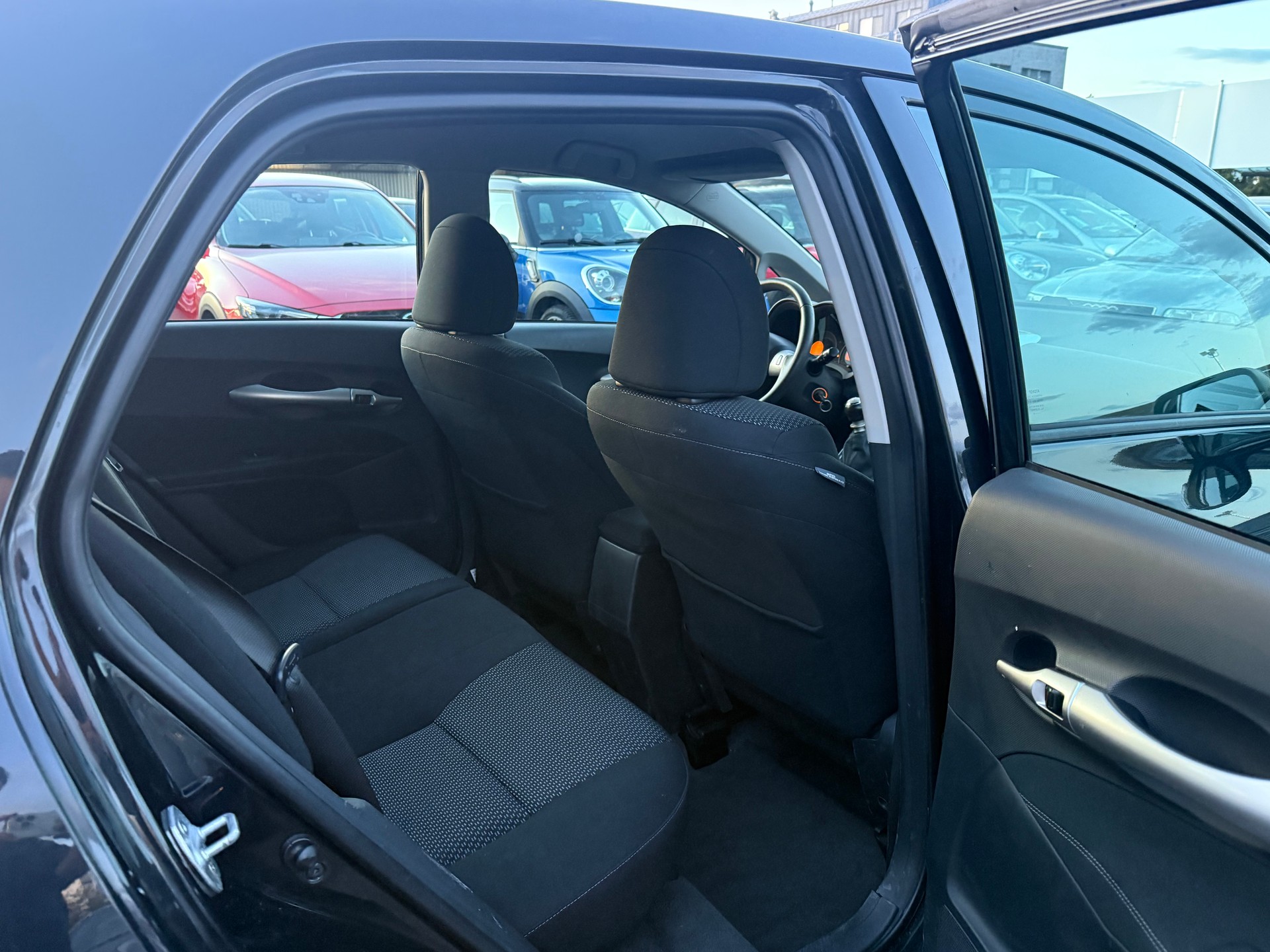 TOYOTA Auris 1.33 Linea Luna / Frisch ab MFK & Service / Sitzheizung / Klimaanlage / Facelift-image-9