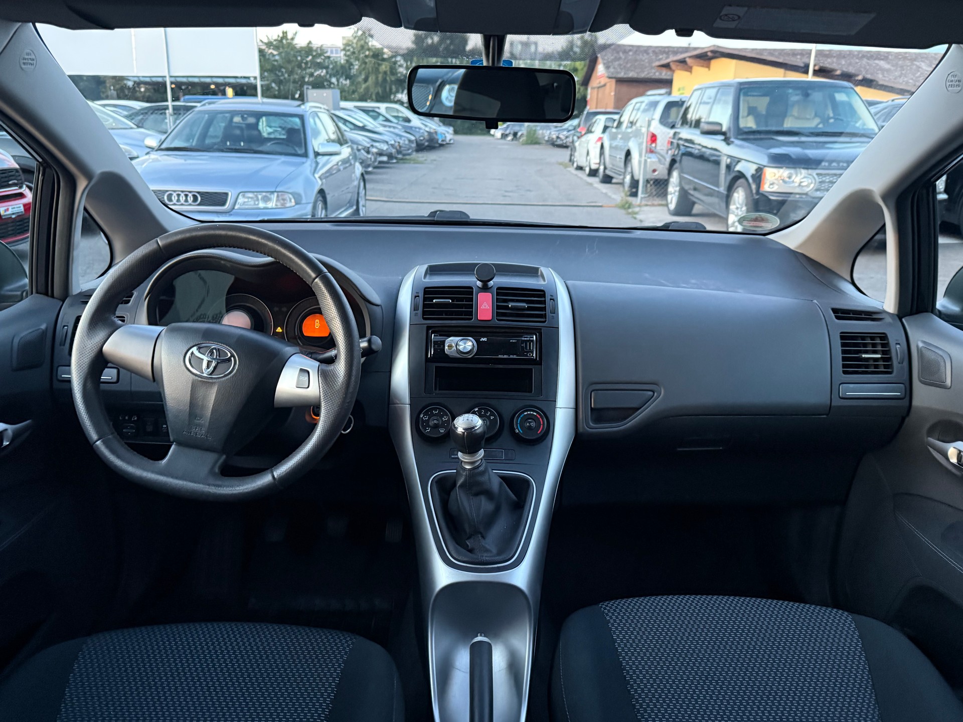 TOYOTA Auris 1.33 Linea Luna / Frisch ab MFK & Service / Sitzheizung / Klimaanlage / Facelift-image-7