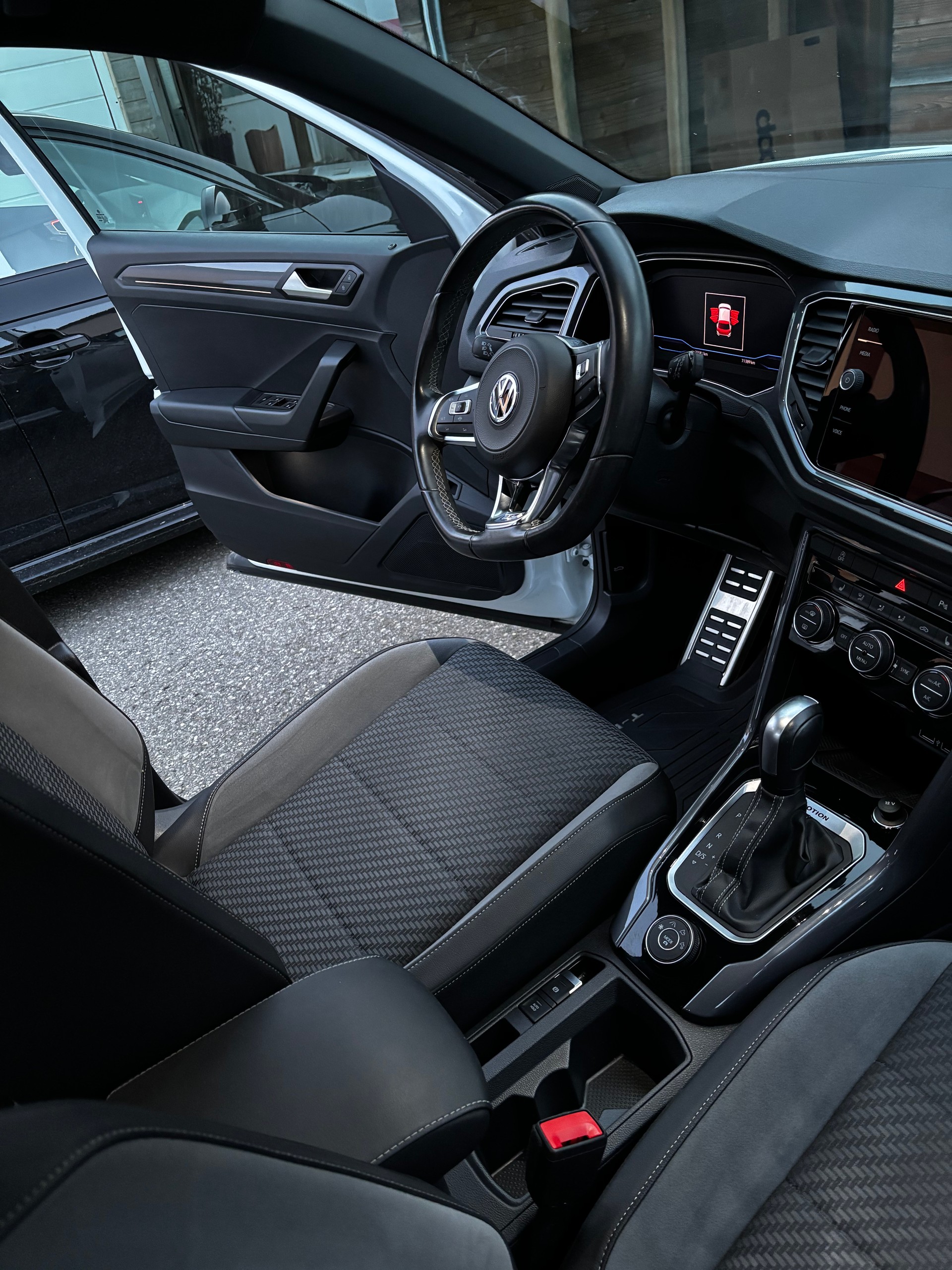 VW 2.0 TSI Advance DSG 4motion-image-2