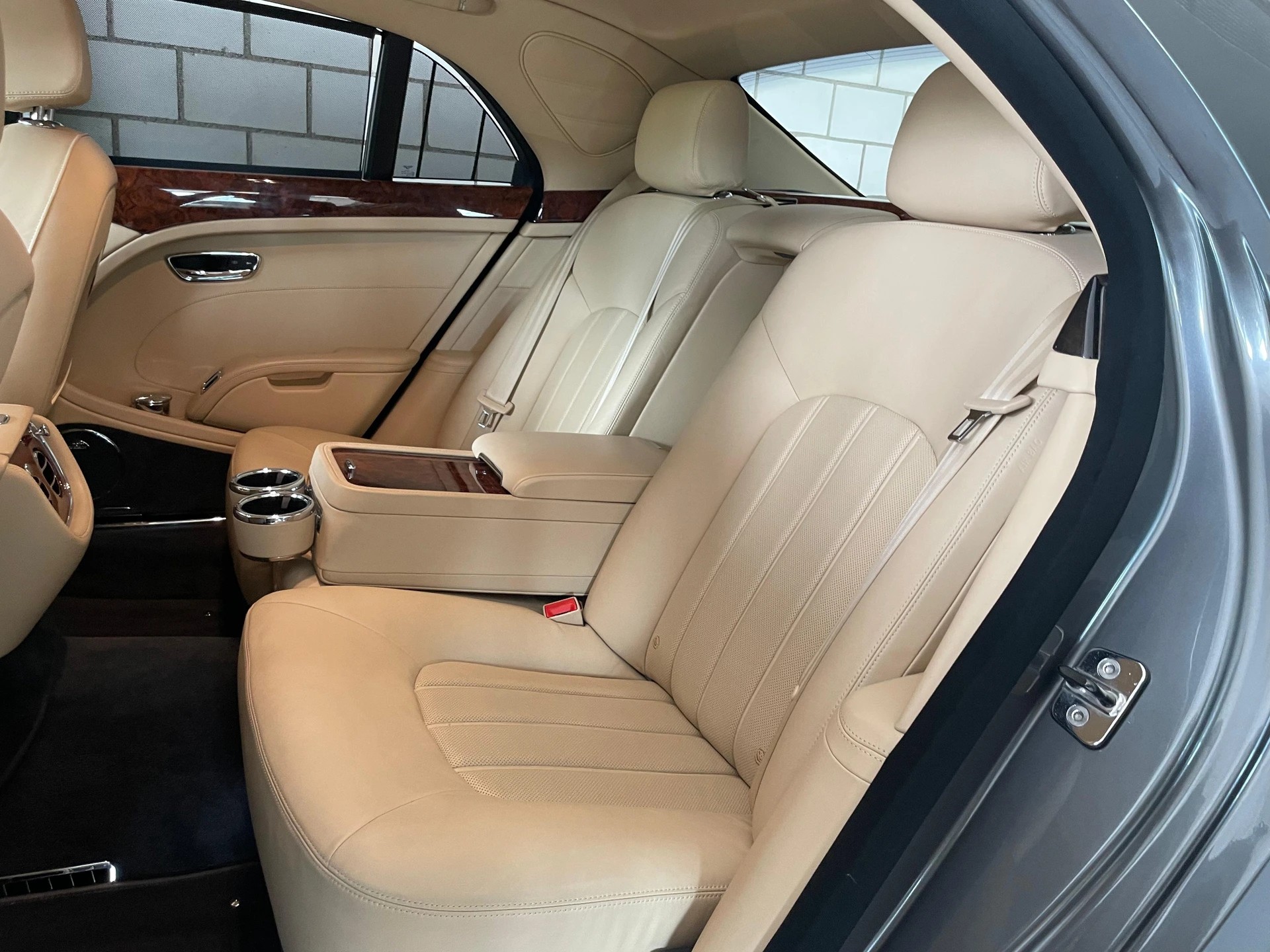 BENTLEY Mulsanne-image-4