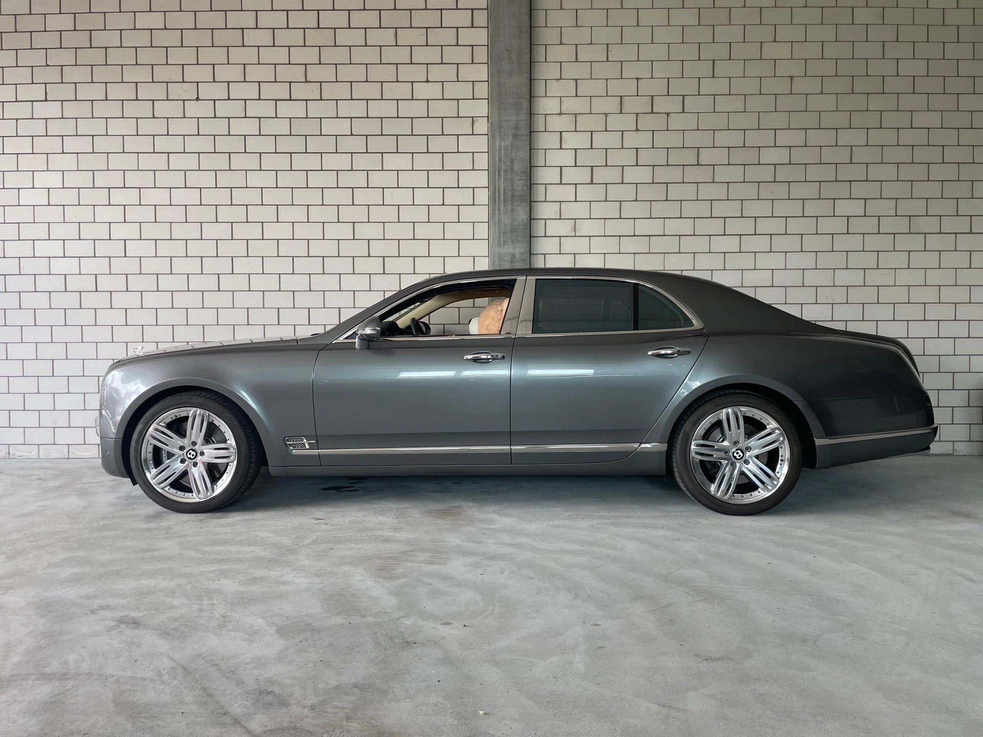 BENTLEY Mulsanne-image-0