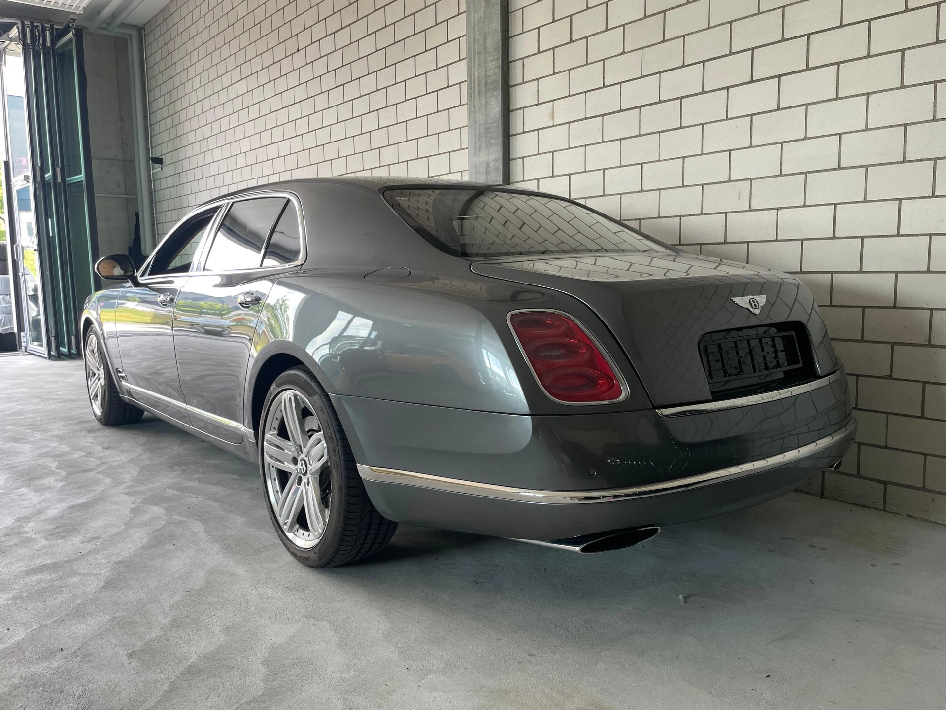 BENTLEY Mulsanne-image-2