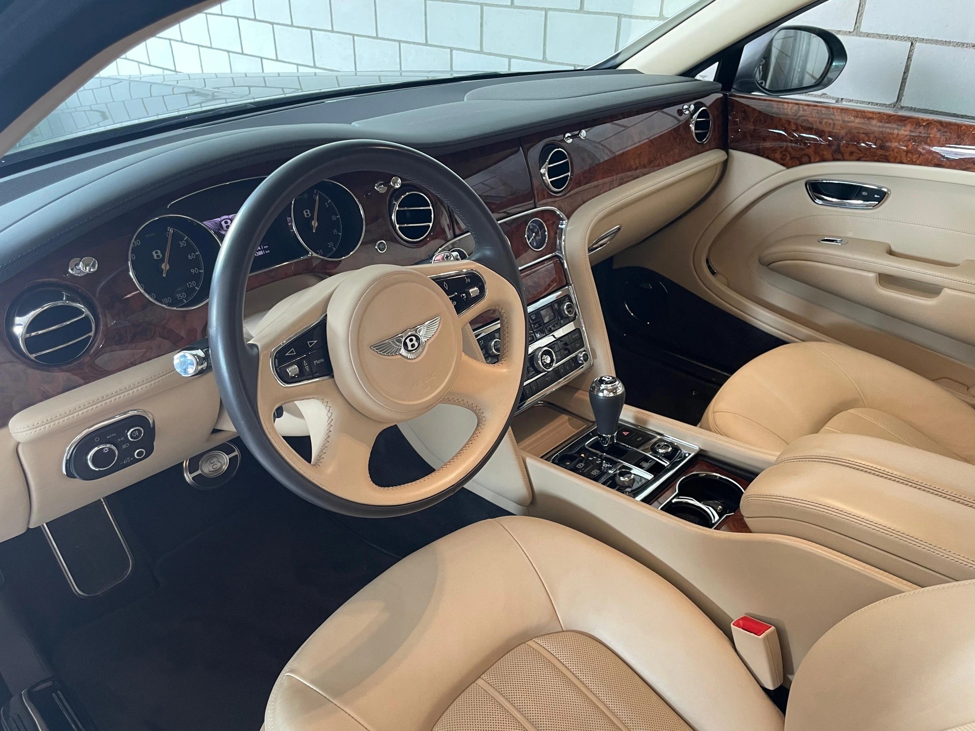 BENTLEY Mulsanne-image-3