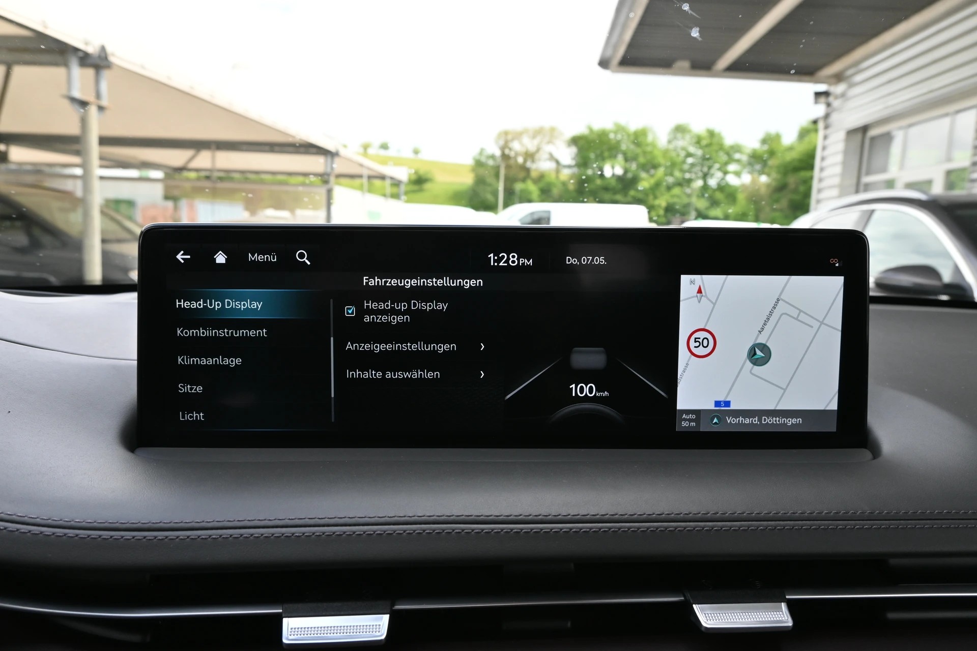 GENESIS GV70 2.2 CRDI Luxury White/Black Edition AT8 AWD 4X4 + Voll-Ausstattung-image-23