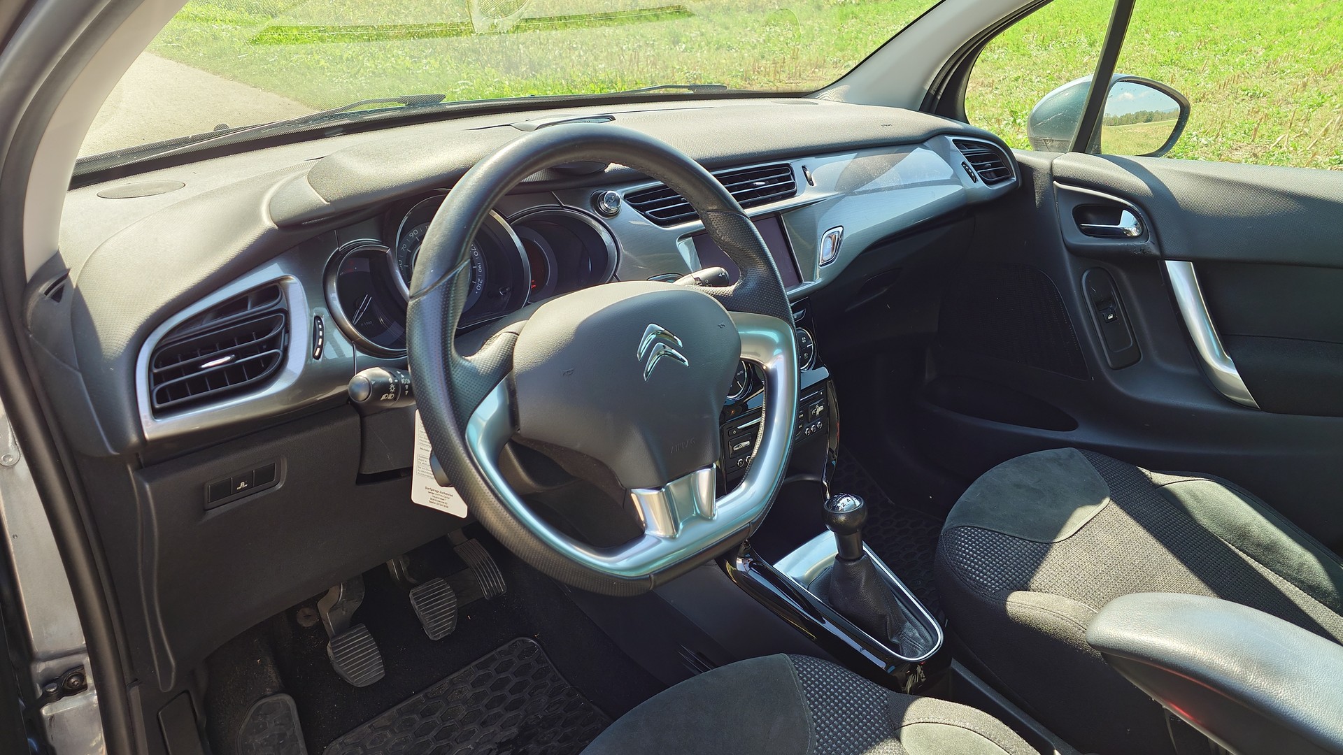 CITROEN C3 1.6i 16V Exclusive-image-9