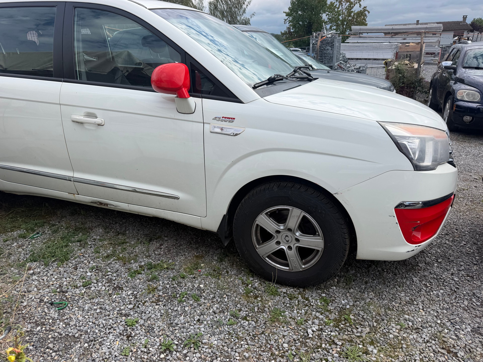 KGM-SsangYong Rodius SV200 e-XDi Sapphire 4WD E-Tronic-image-8