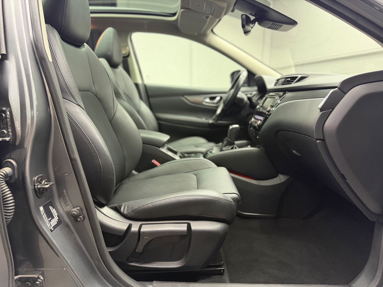 NISSAN Qashqai 1.3 DIG-T tekna DCT | Panorama Dach | 360° Kamera | Leder-image-24