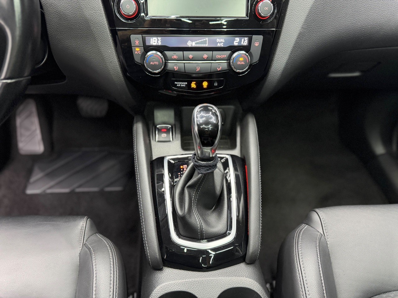 NISSAN Qashqai 1.3 DIG-T tekna DCT | Panorama Dach | 360° Kamera | Leder-image-15