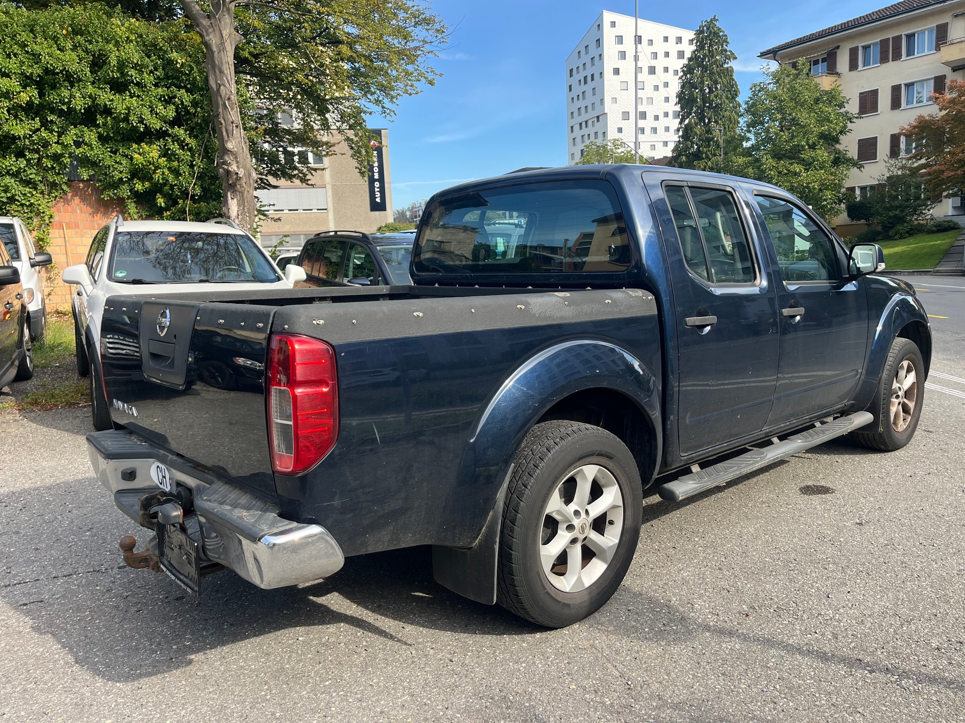 NISSAN Navara Double Cab SE 2.5 dCi 4WD Automat-image-3