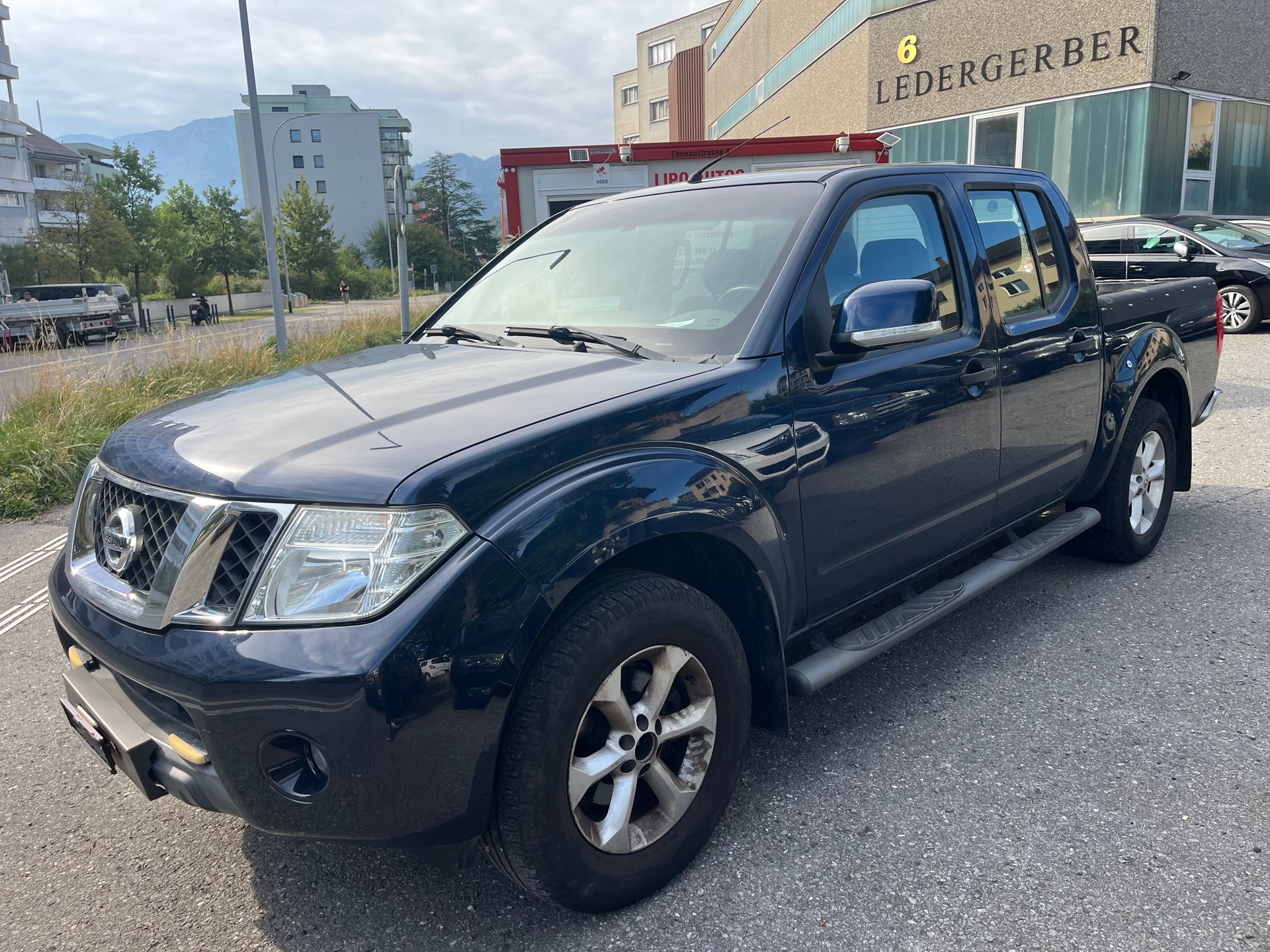 NISSAN Navara Double Cab SE 2.5 dCi 4WD Automat-image-1