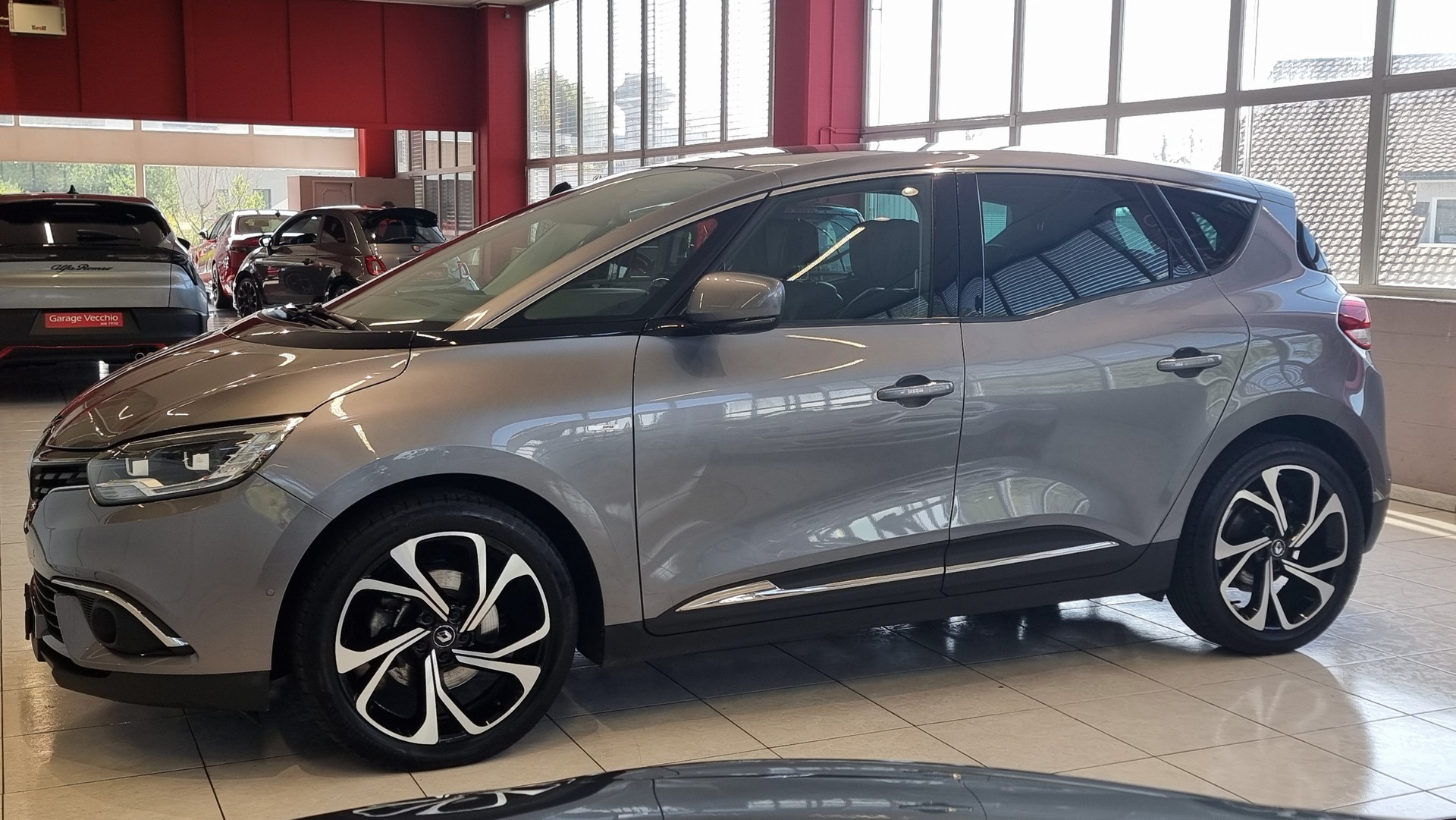 RENAULT Scénic 1.6 dCi Bose-image-1