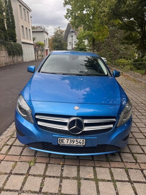 MERCEDES-BENZ A 180 7G-DCT-image-2