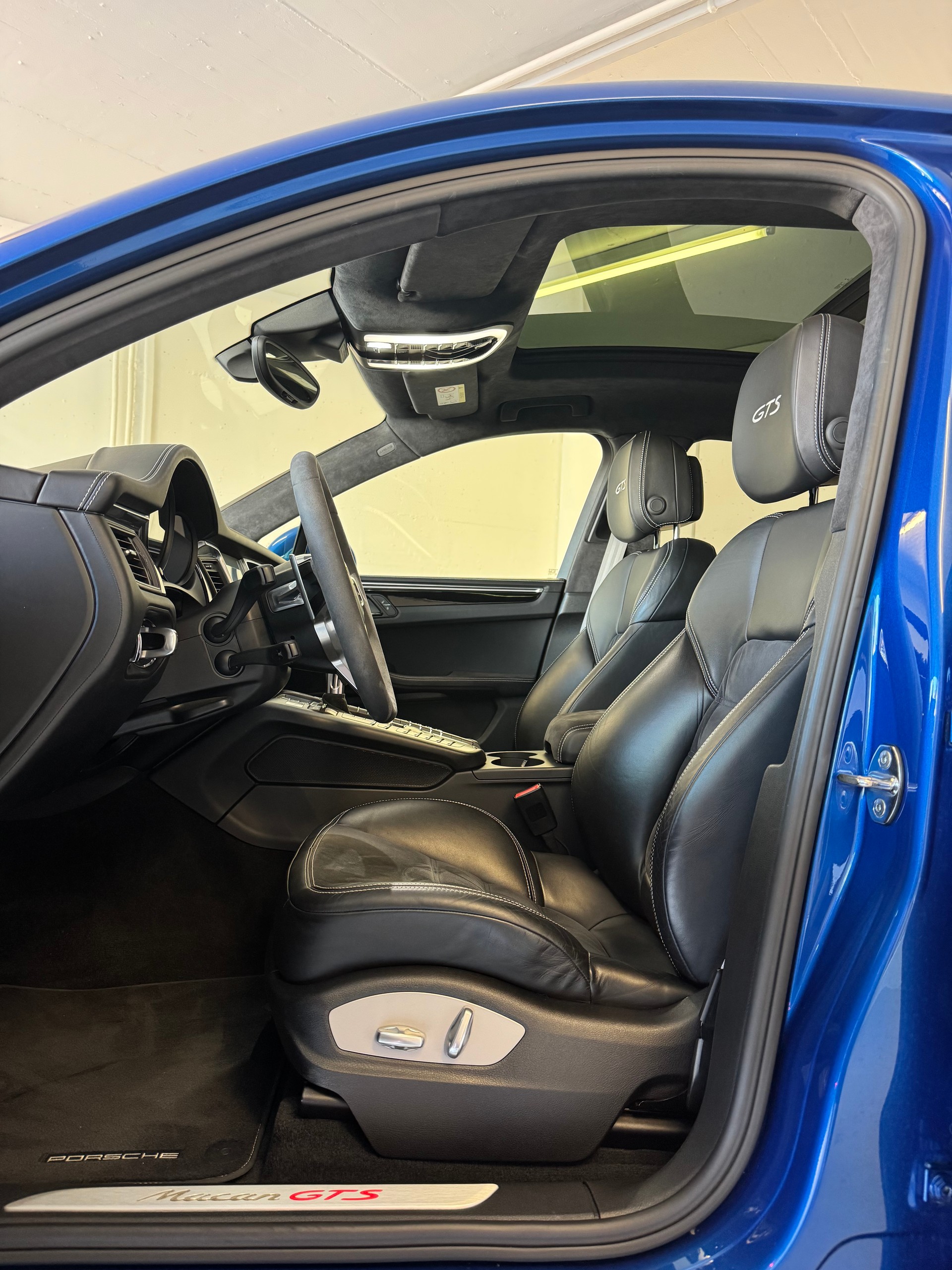 PORSCHE Macan GTS PDK-image-4