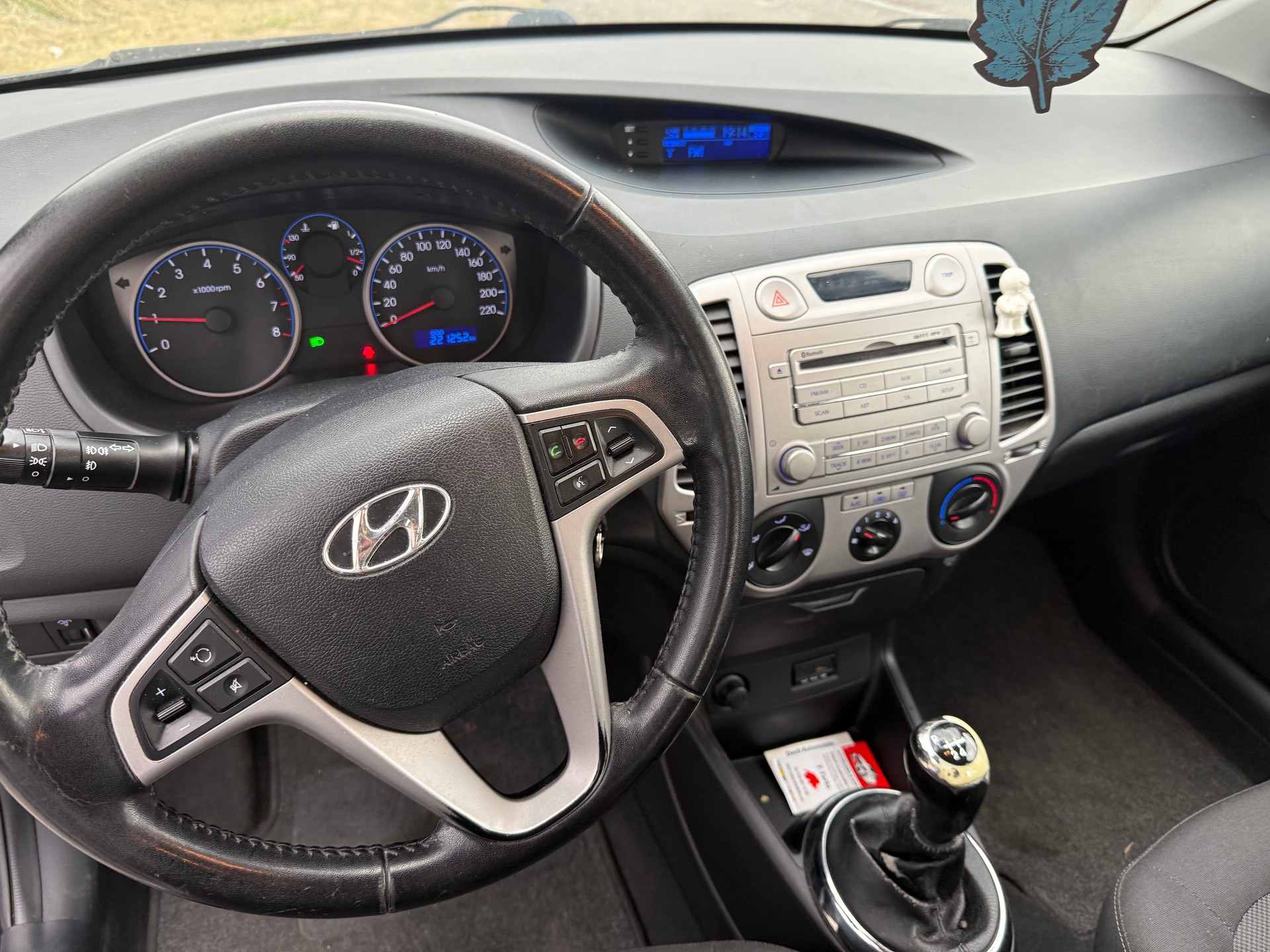 HYUNDAI i20 1.4 Style-image-9