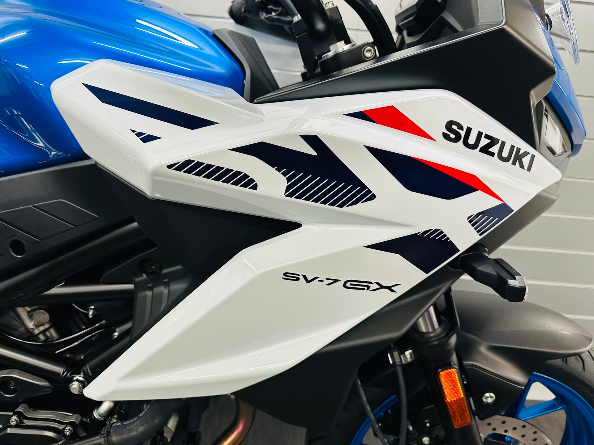 SUZUKI SV 7GX ( SV 650 GX ) 35 Kw-showroom-element-2