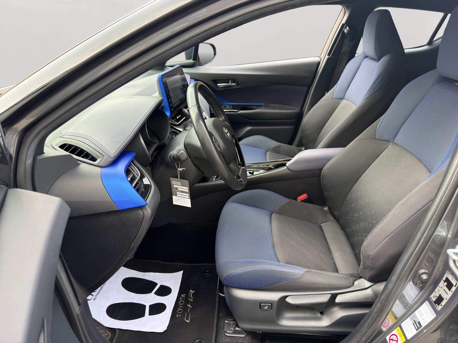 TOYOTA C-HR 1.2 Turbo Style 4WD Multidrive S-image-4